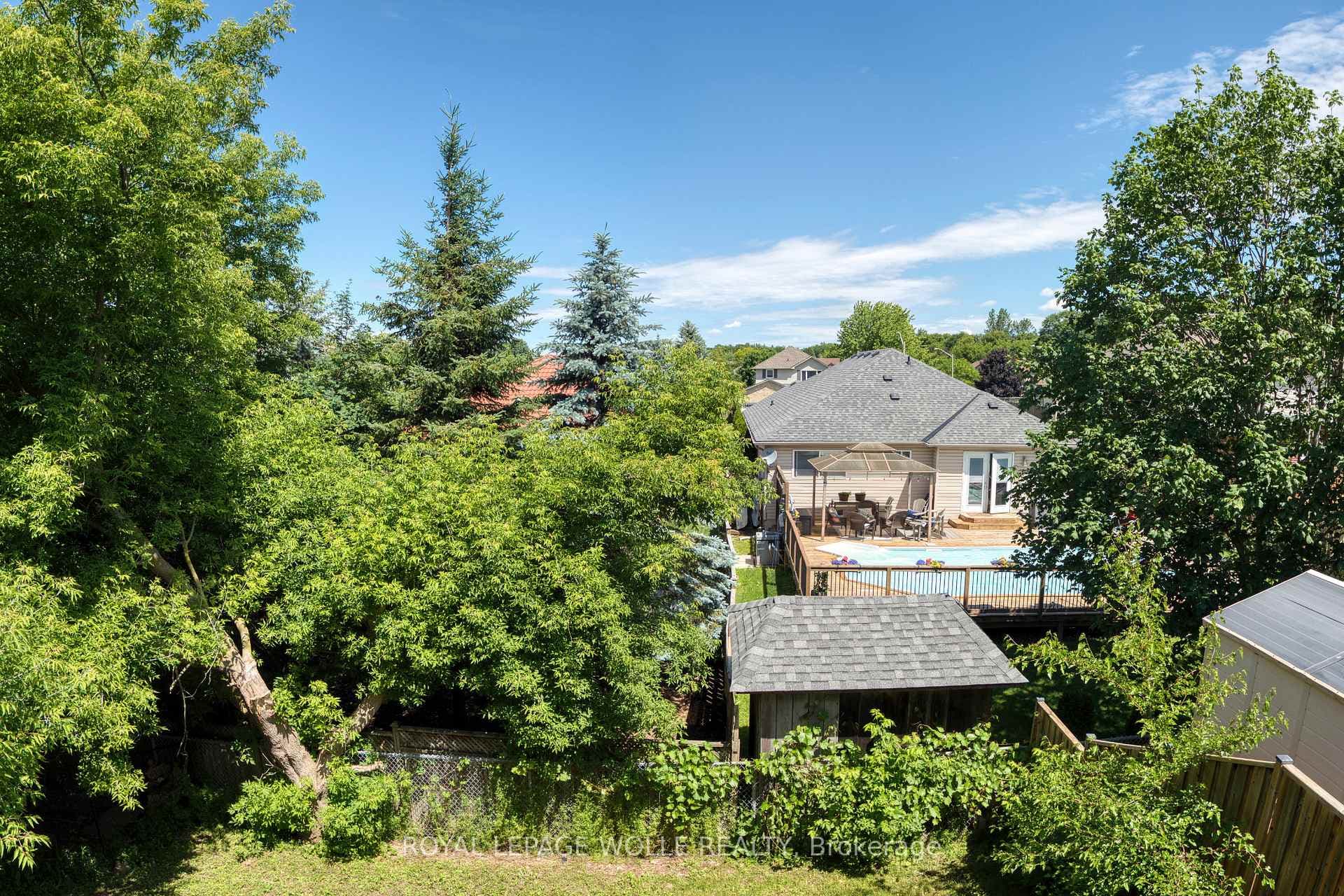 264 Vincent Drive photo 12