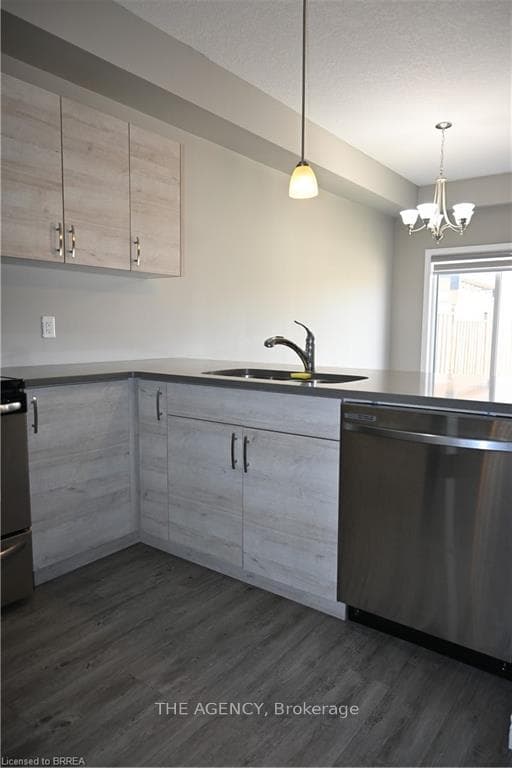 199 Grandville Circle photo 15