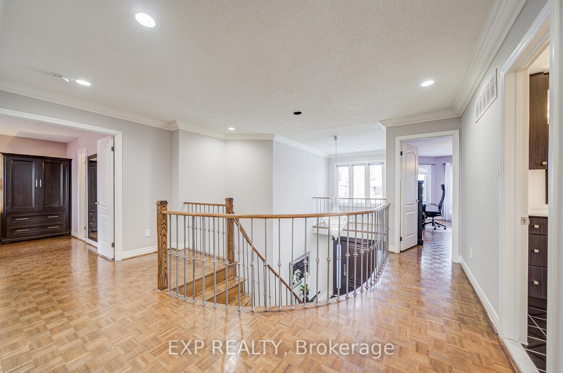 372 Greenock Drive photo 23