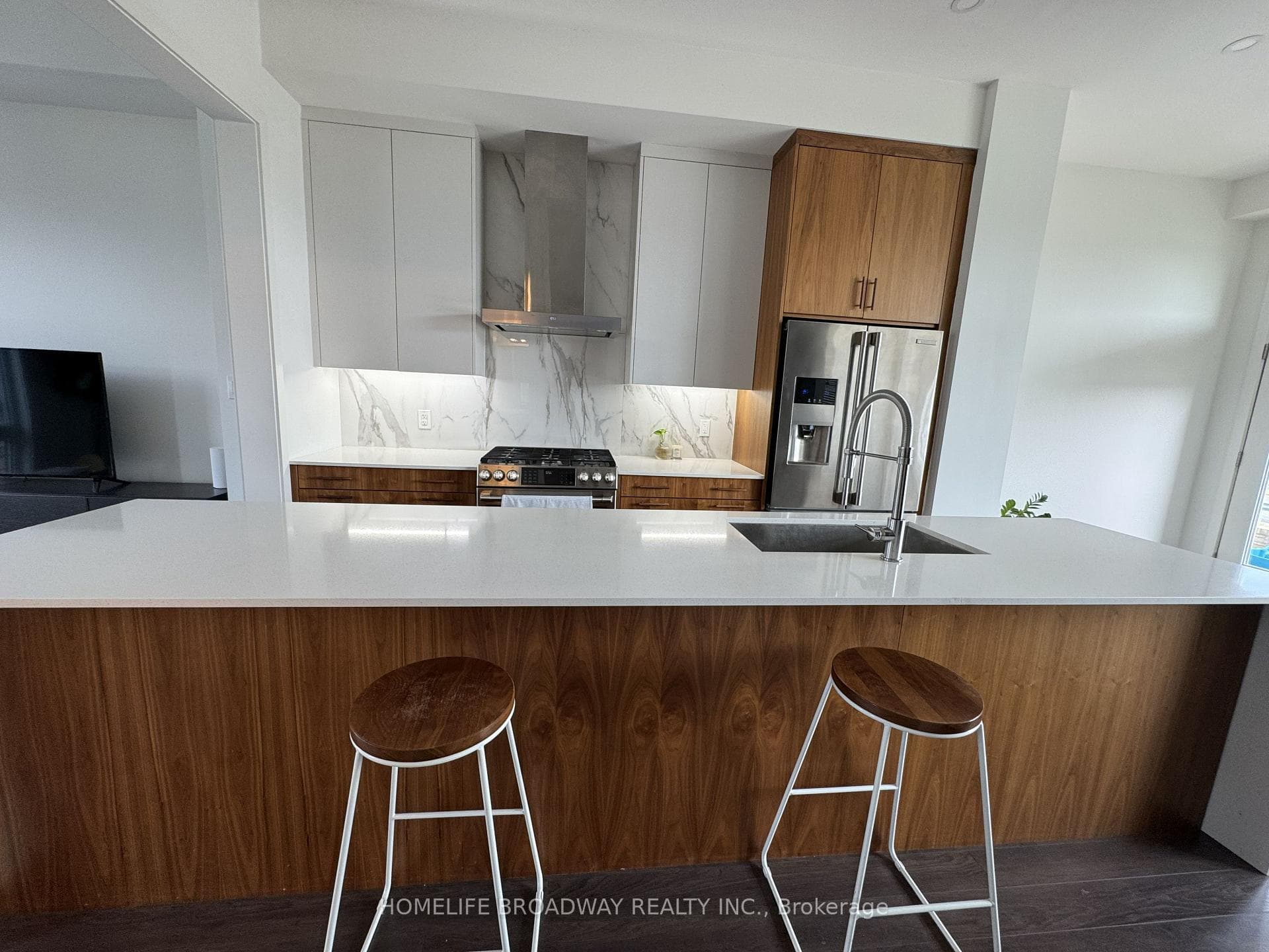 99 Carpaccio Avenue photo 4