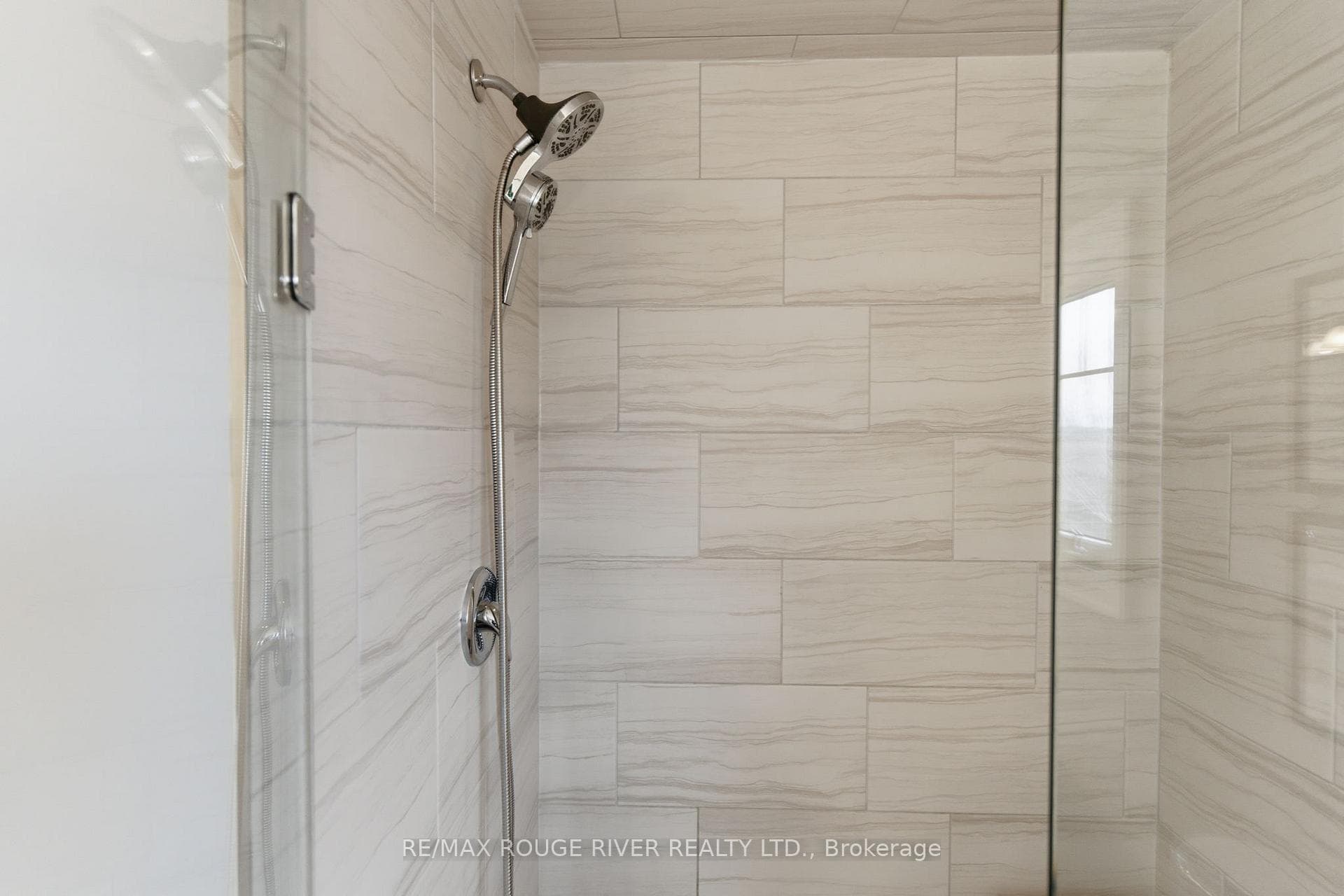 201 Varcoe Road photo 20