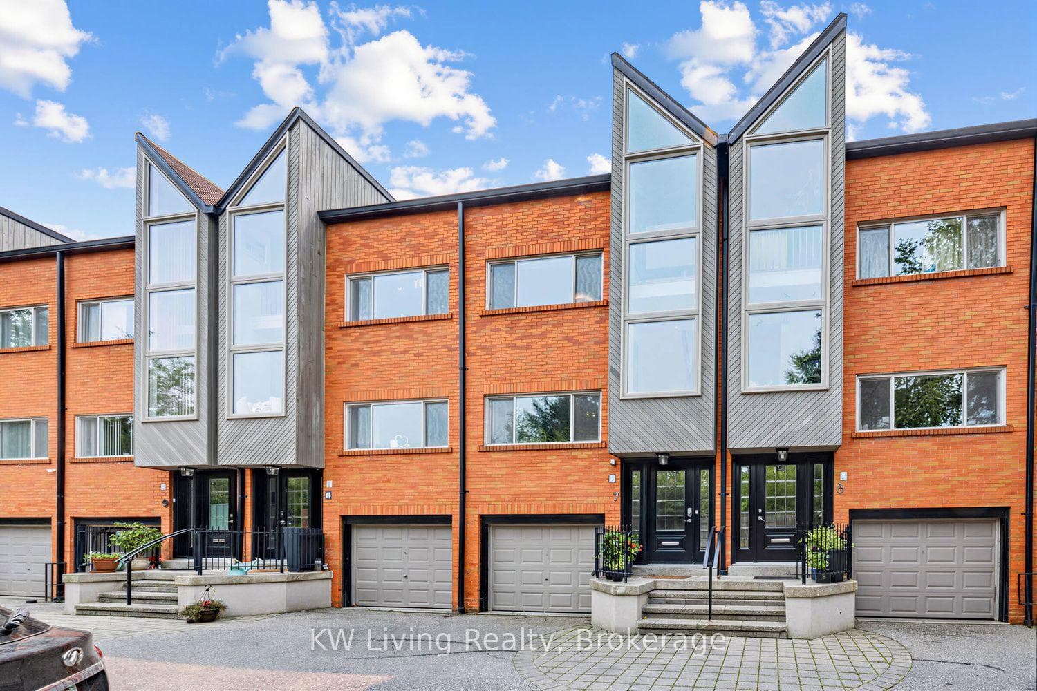 155 Woodbine Avenue Unit TH7 photo 1
