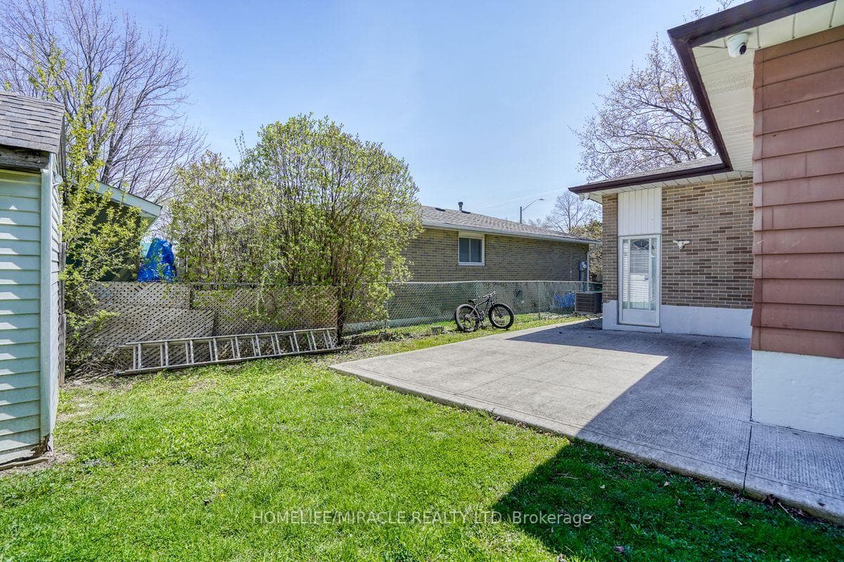 40 Reigate Avenue photo 38