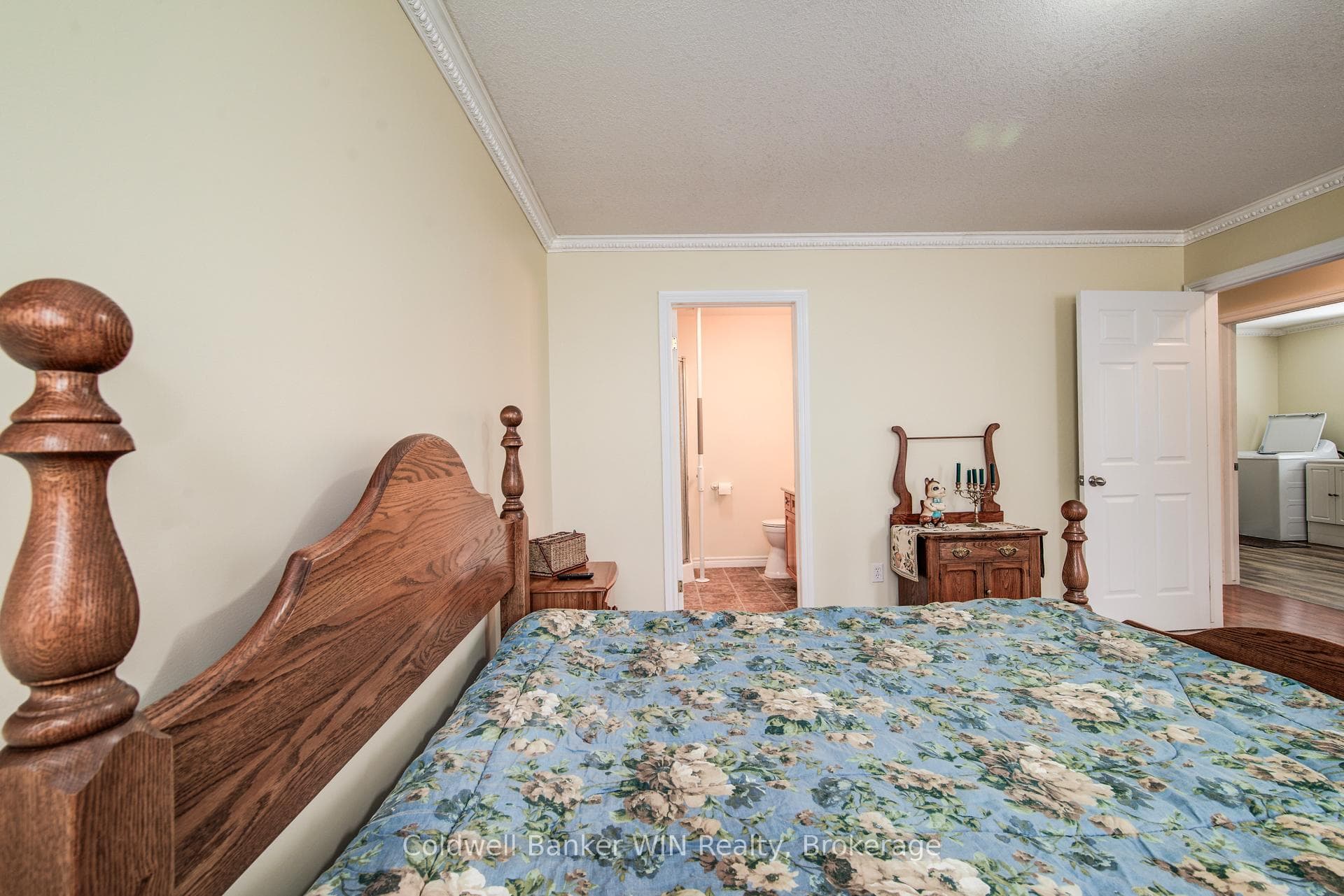 190 Sarah Road photo 22