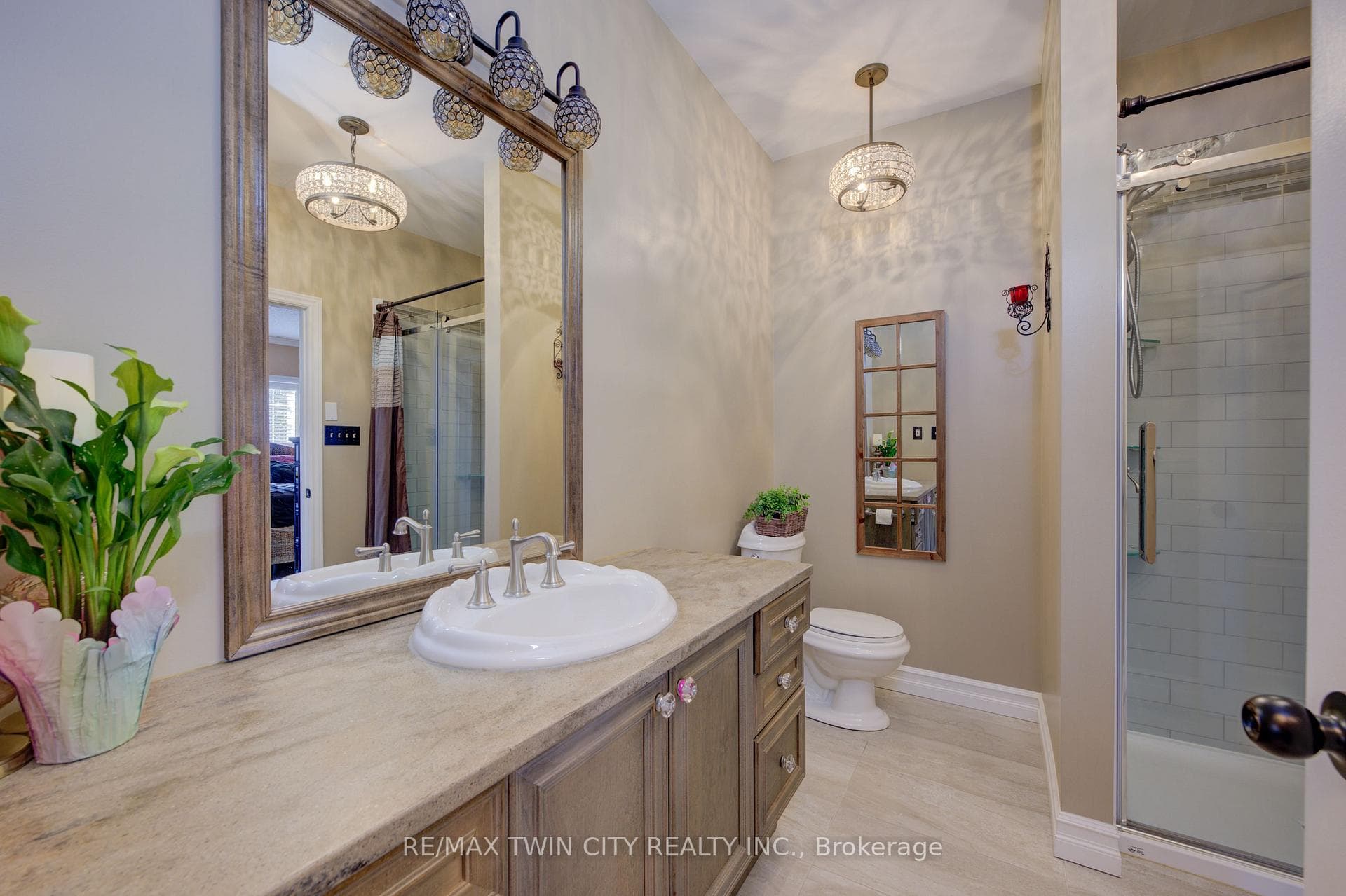 803 Creekside Drive photo 16