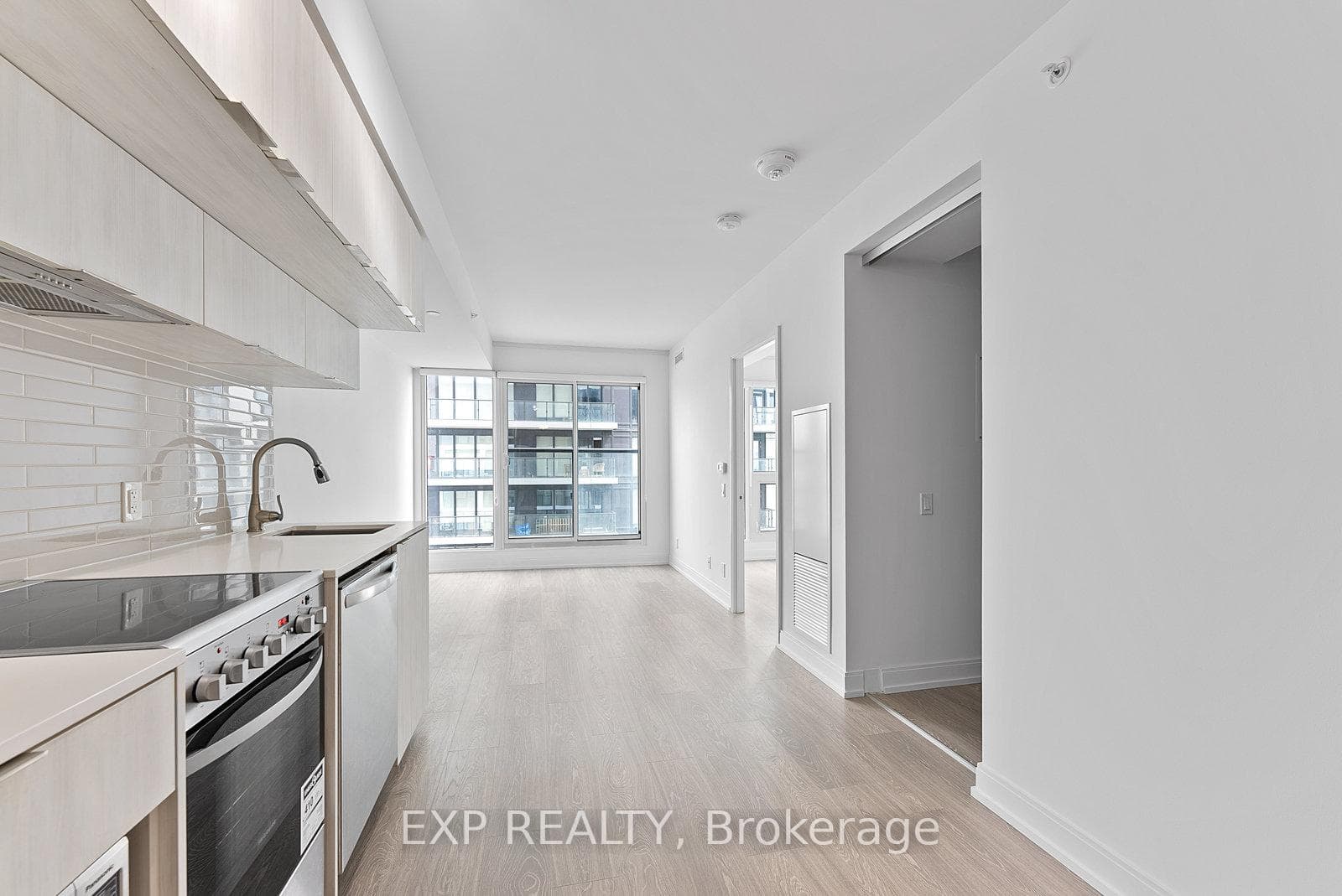 181 Dundas Street Unit 4512 photo 6