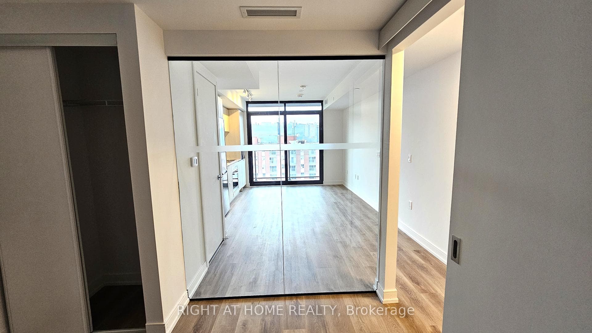 1 Jarvis Street Unit 1302 photo 16