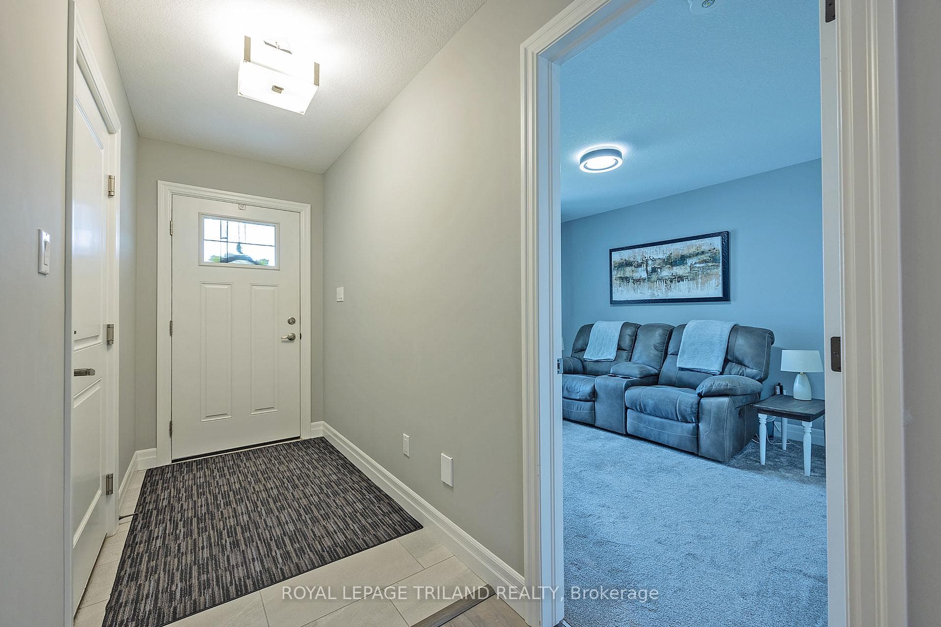 73 Renaissance Drive photo 4