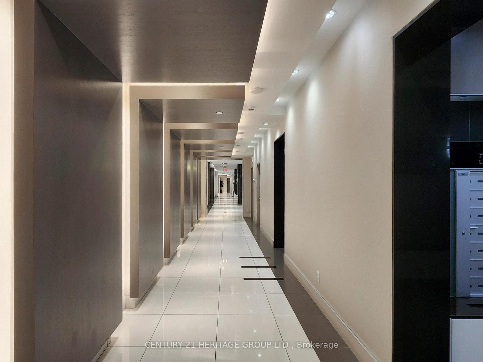 7165 Yonge Street Unit 535 photo 6