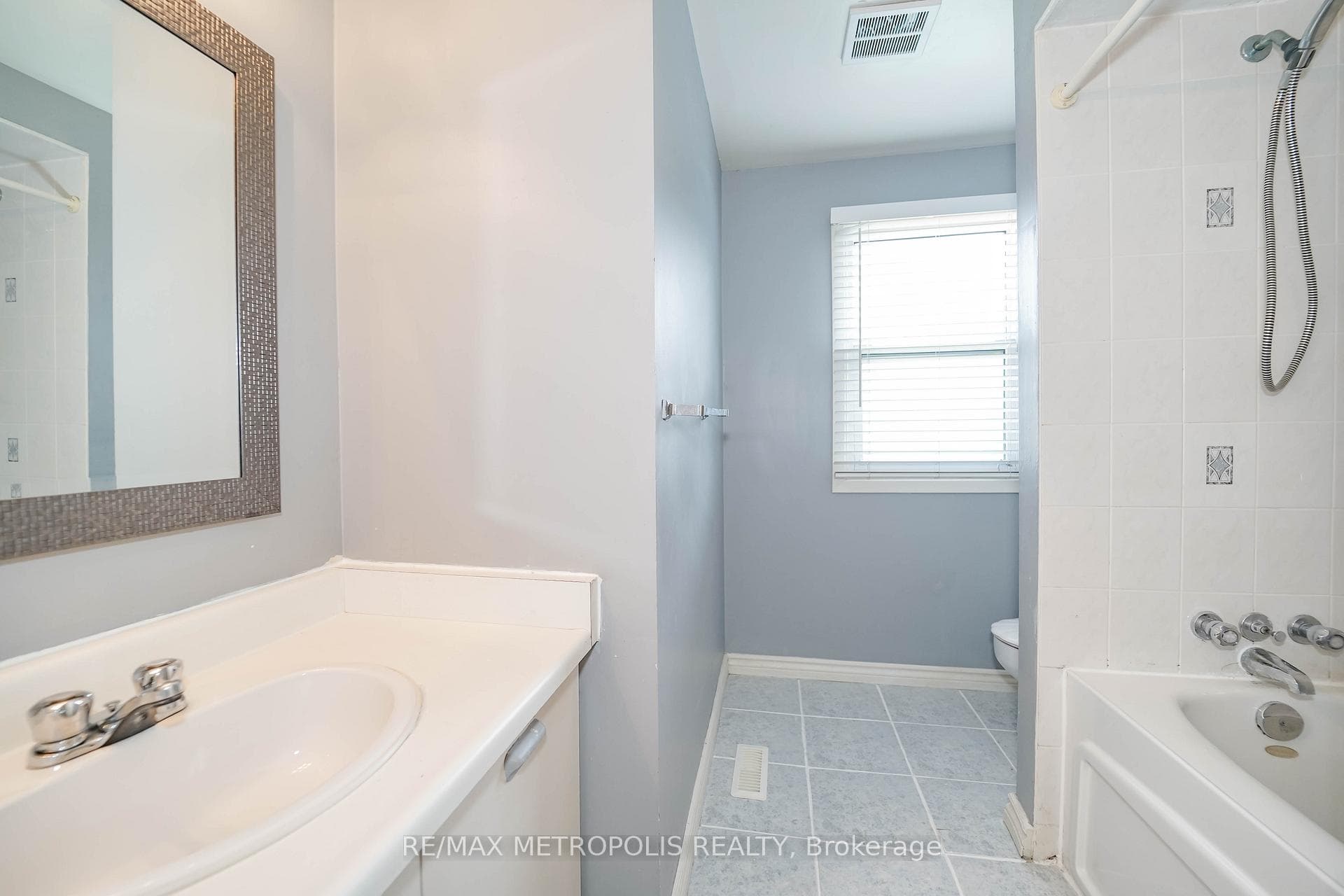 10 Kipling Crescent photo 26