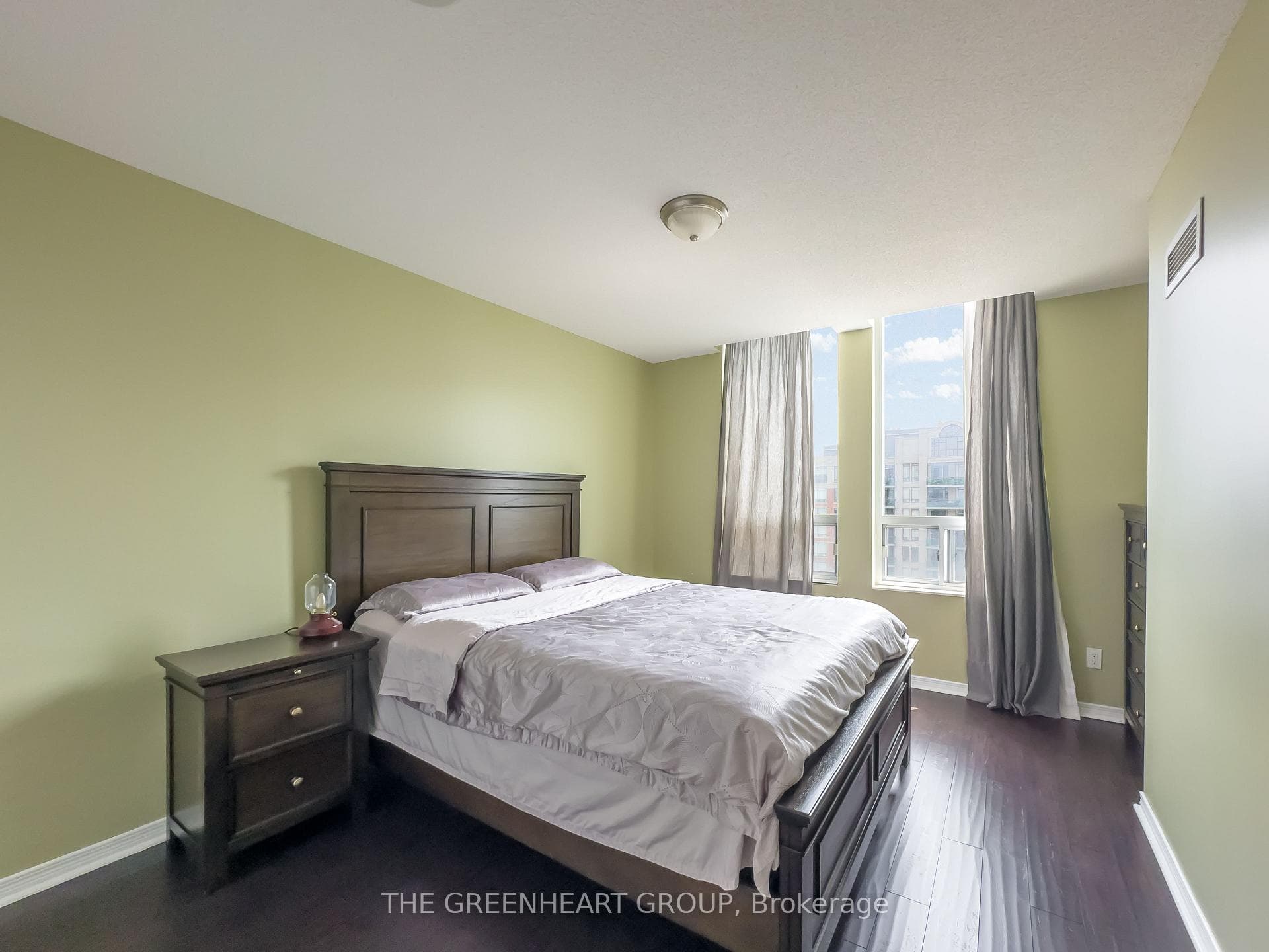 350 Red Maple Road Unit LPH8 photo 7