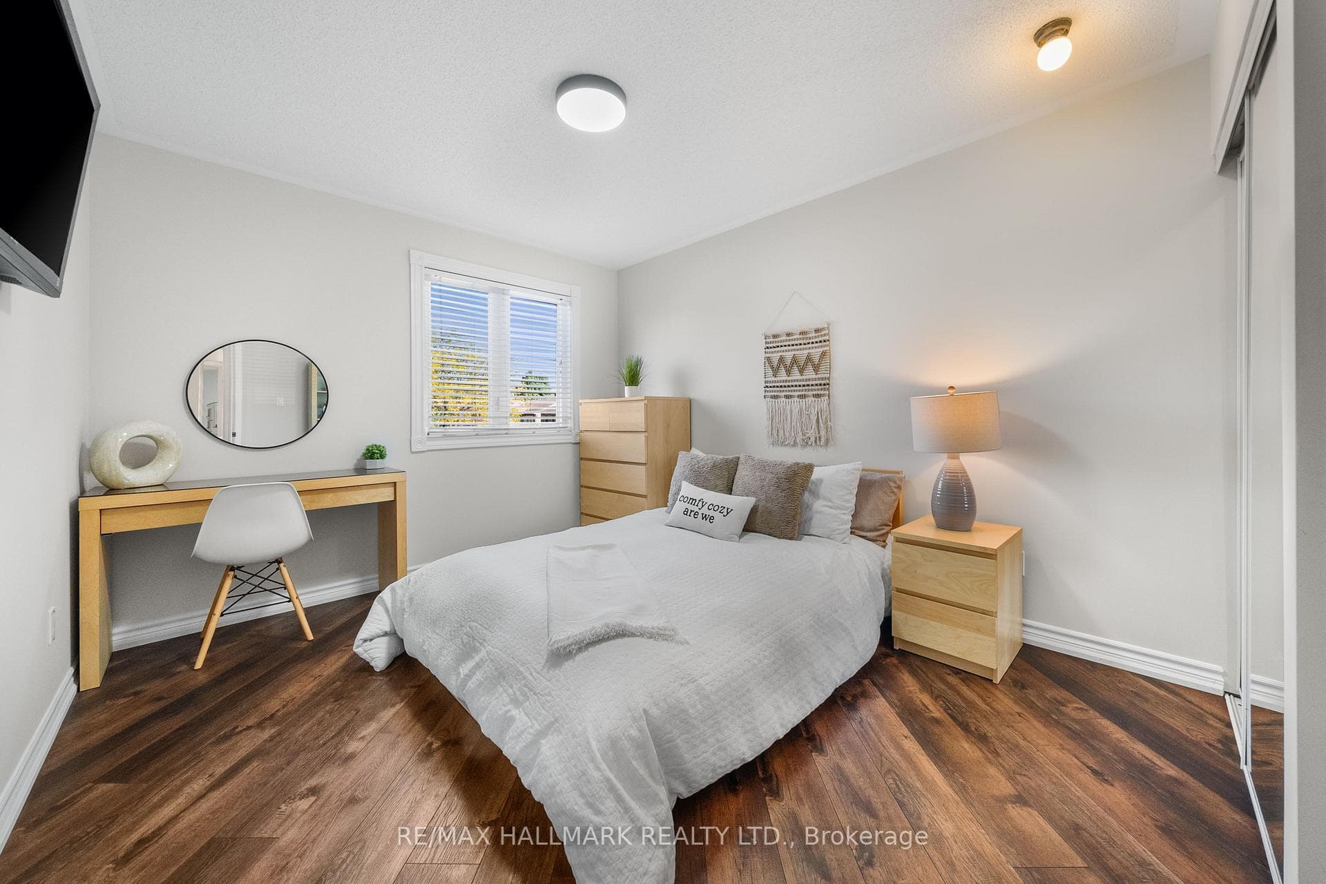 1502 Oakburn Street photo 17