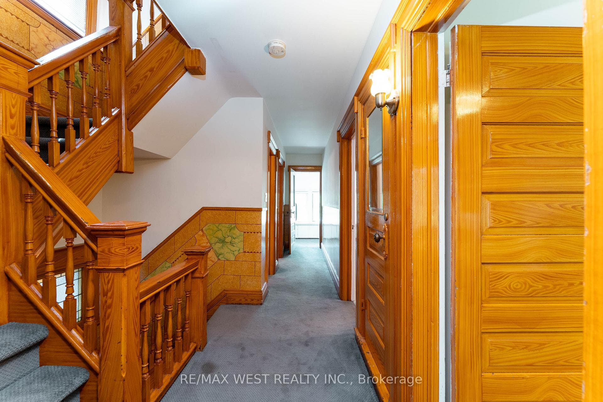 101 Grenadier Road photo 12