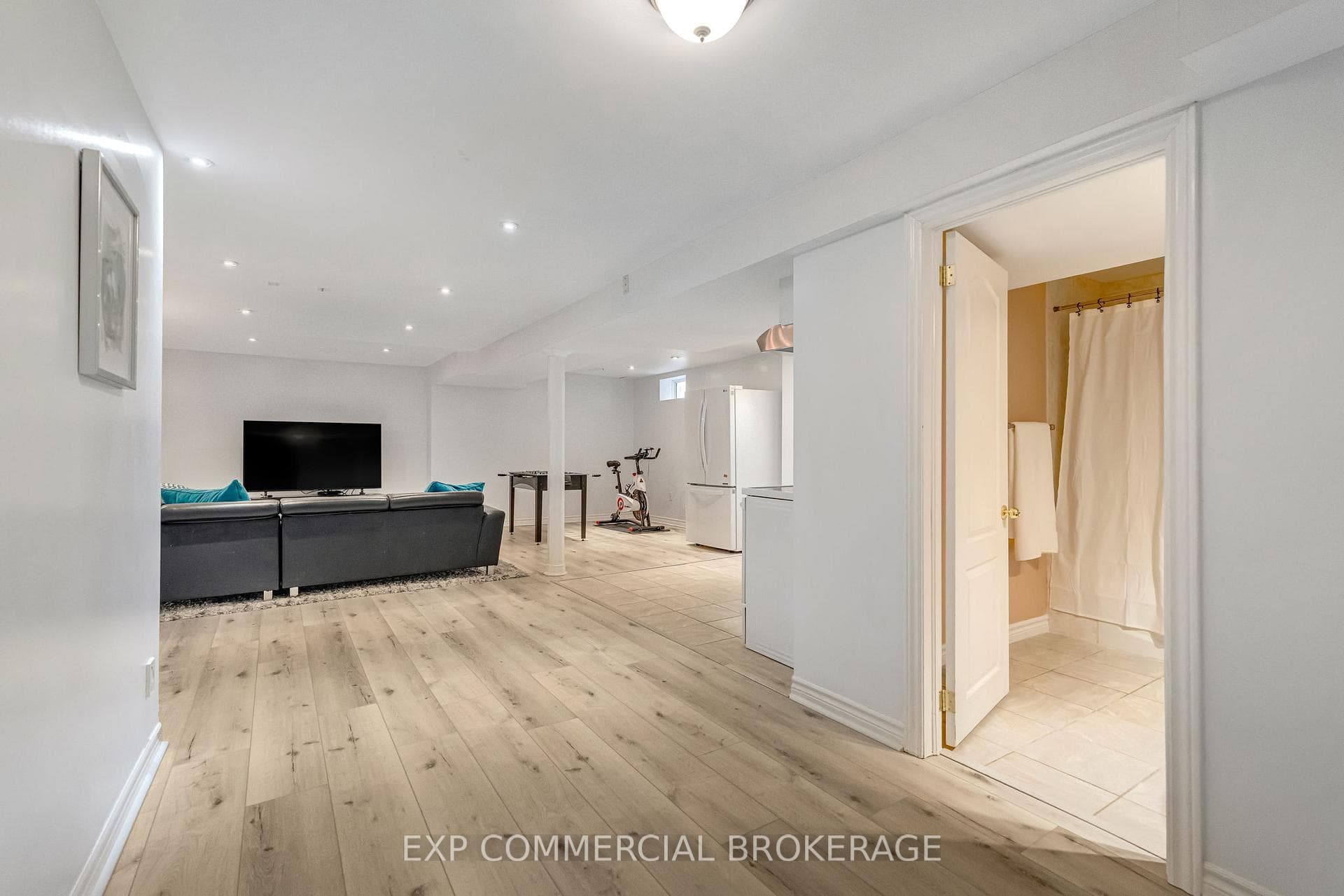 2264 Highcroft Road photo 38