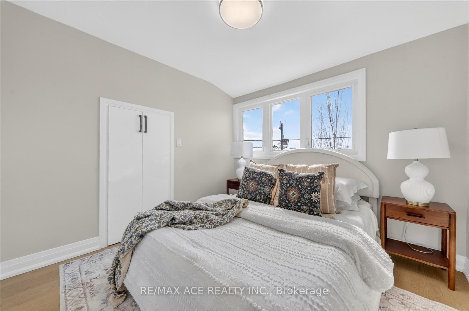 325 Boon Avenue photo 23