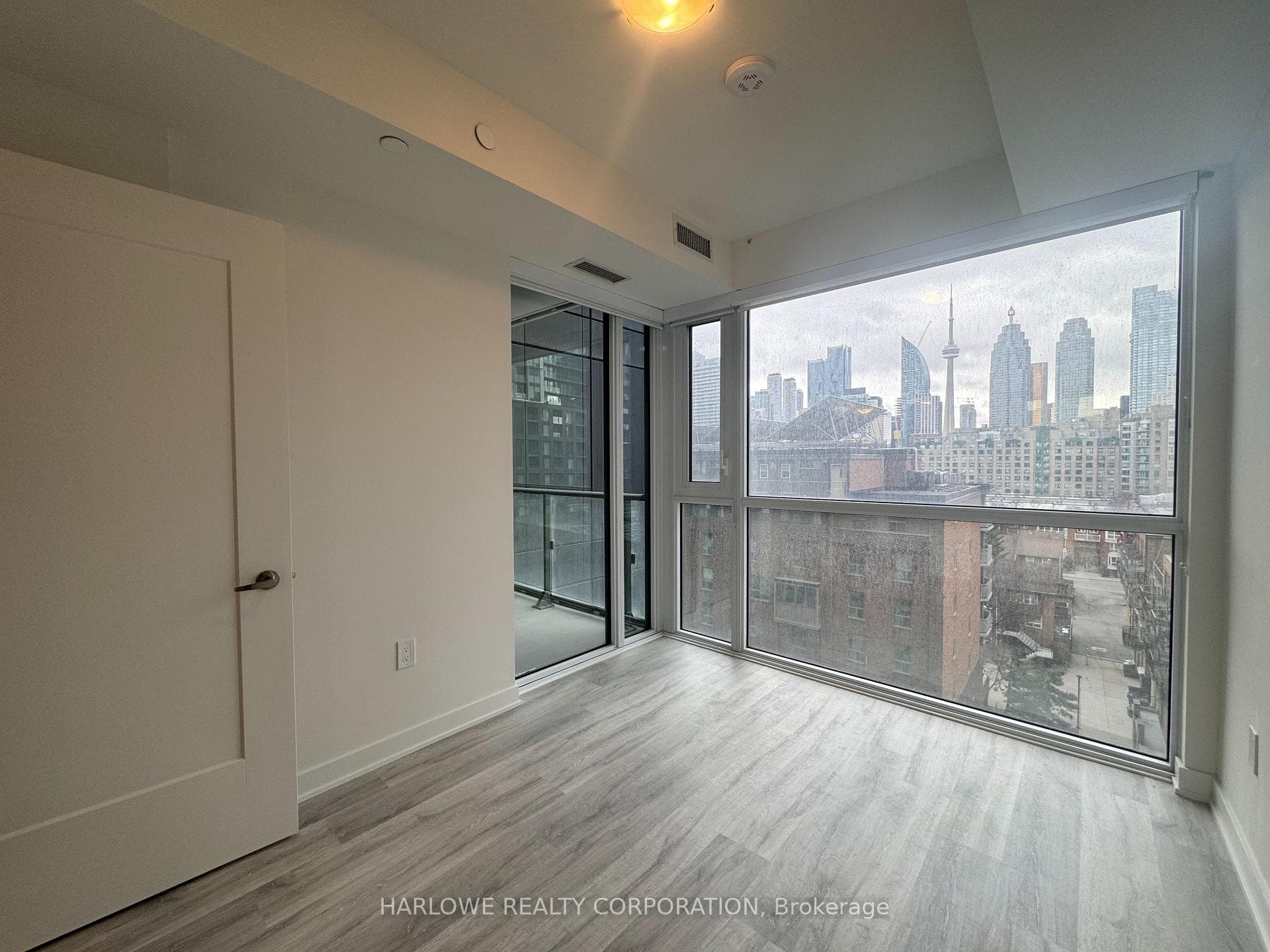 135 Lower Sherbourne Street Unit 665 W photo 15