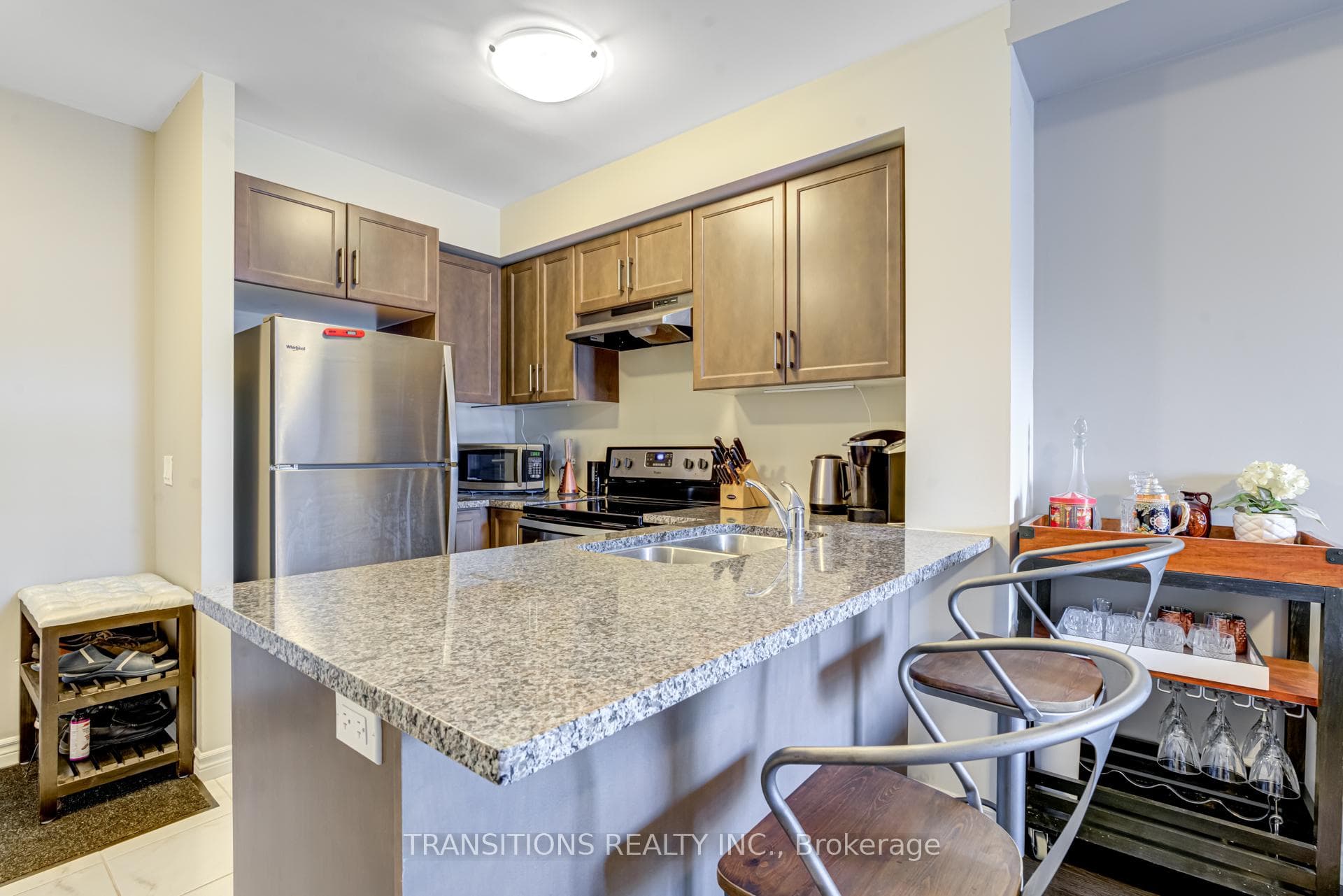 620 Sauve Street Unit 304 photo 5