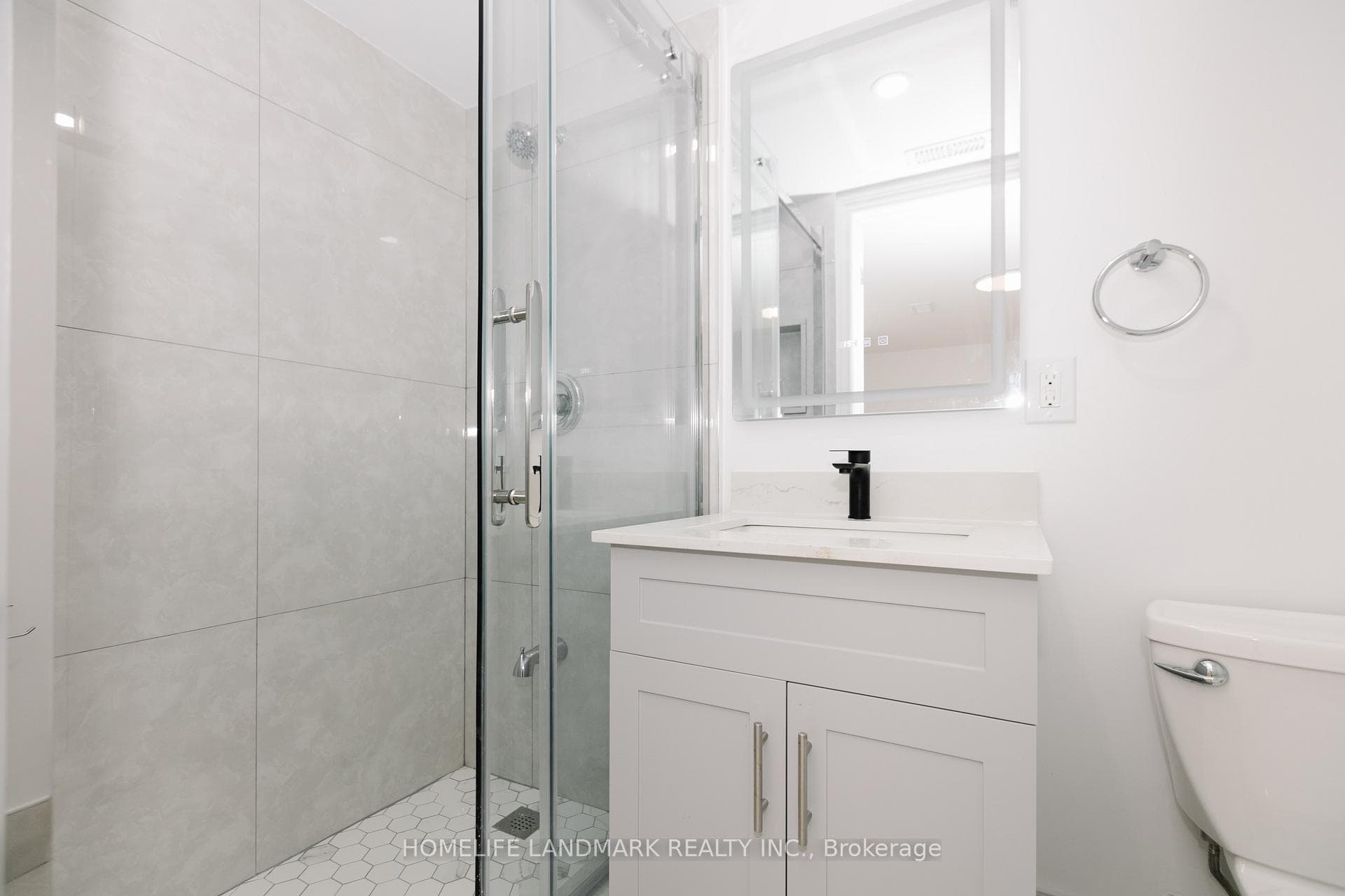 53 Addington Crescent photo 28