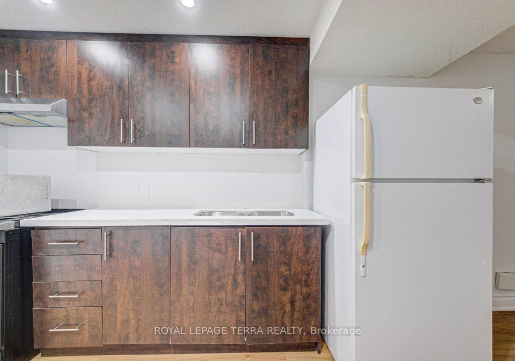 139 WERSTINE Terrace photo 33
