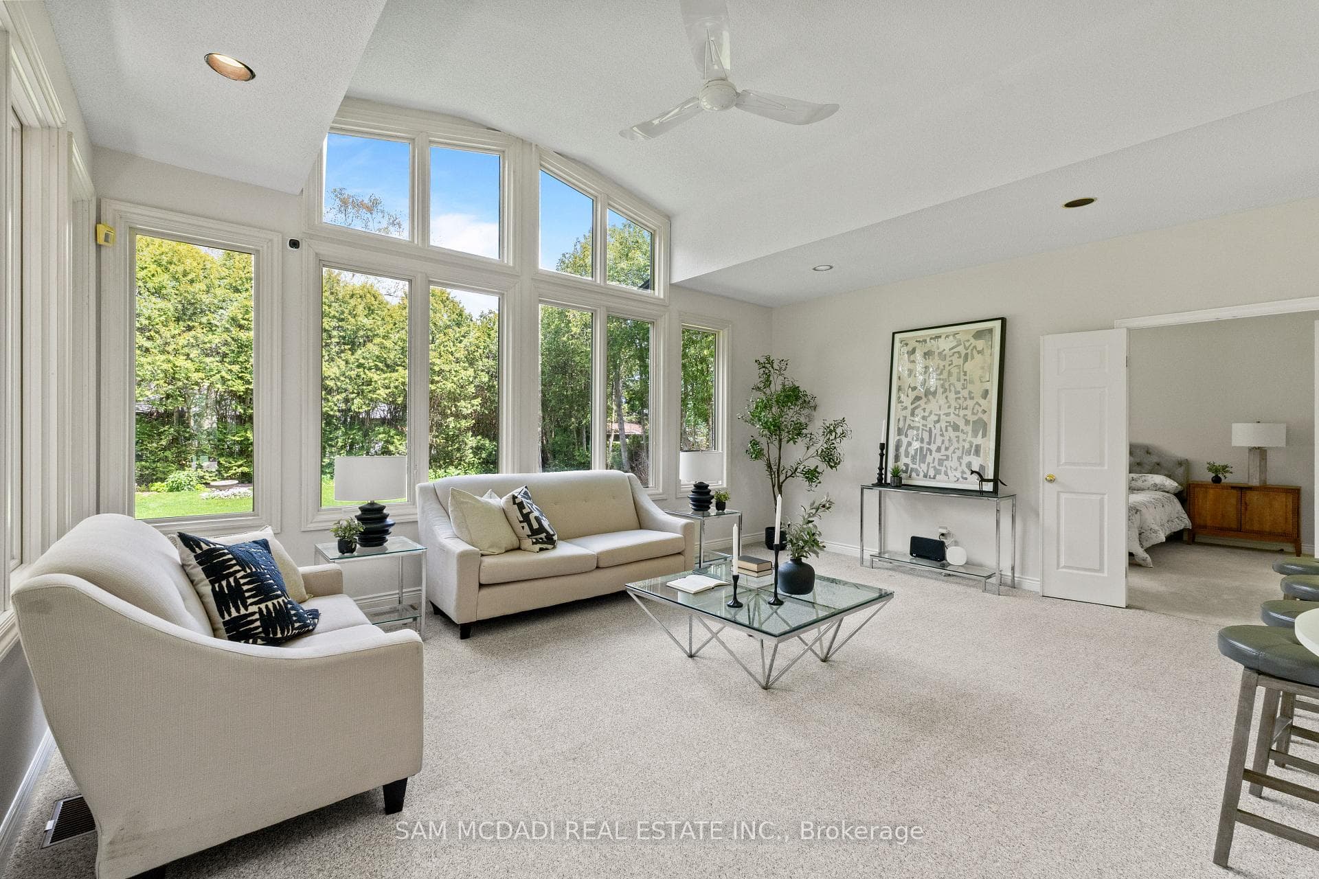 521 Vanessa Crescent photo 10