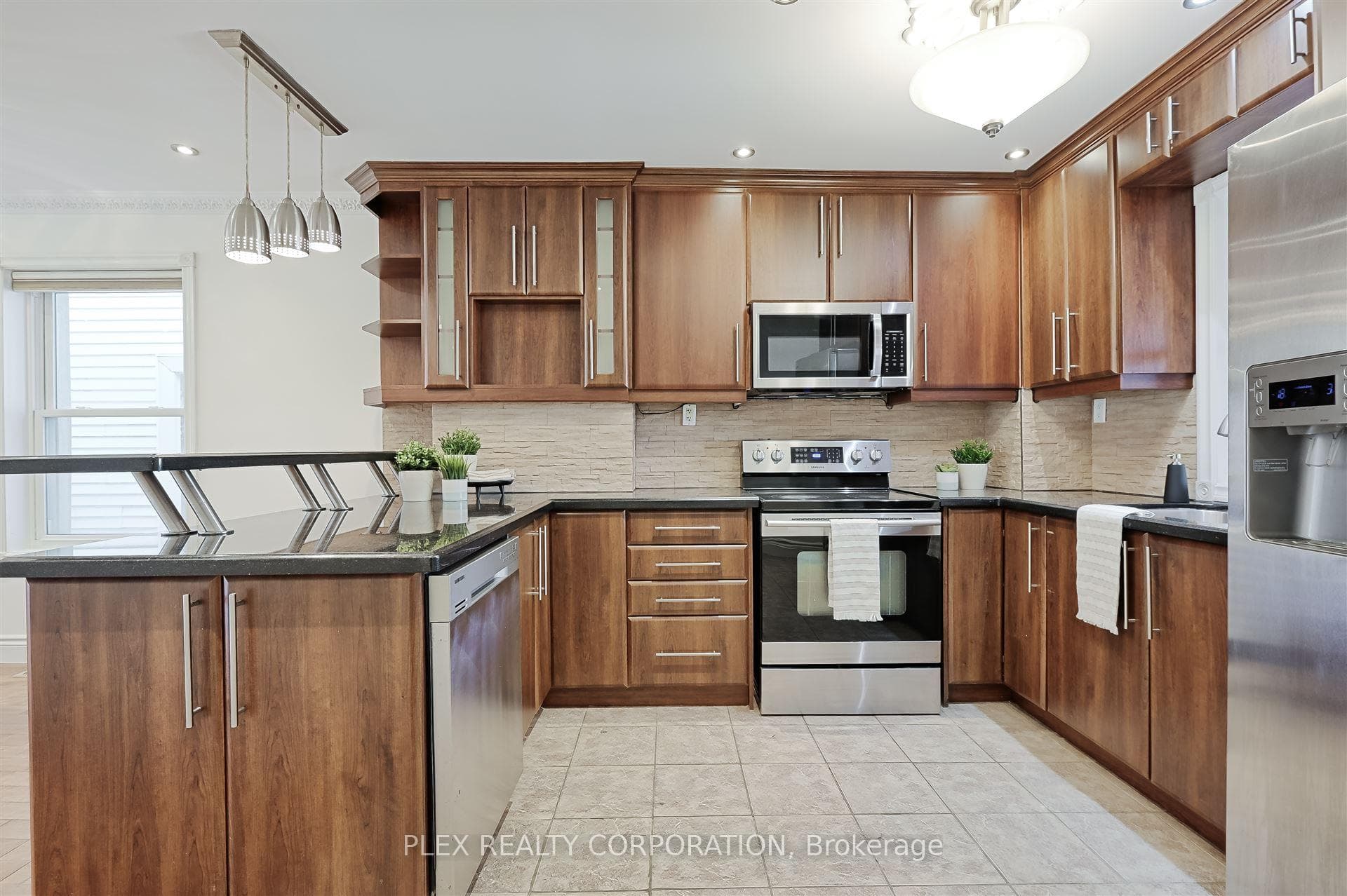 192 Coxwell Avenue photo 12