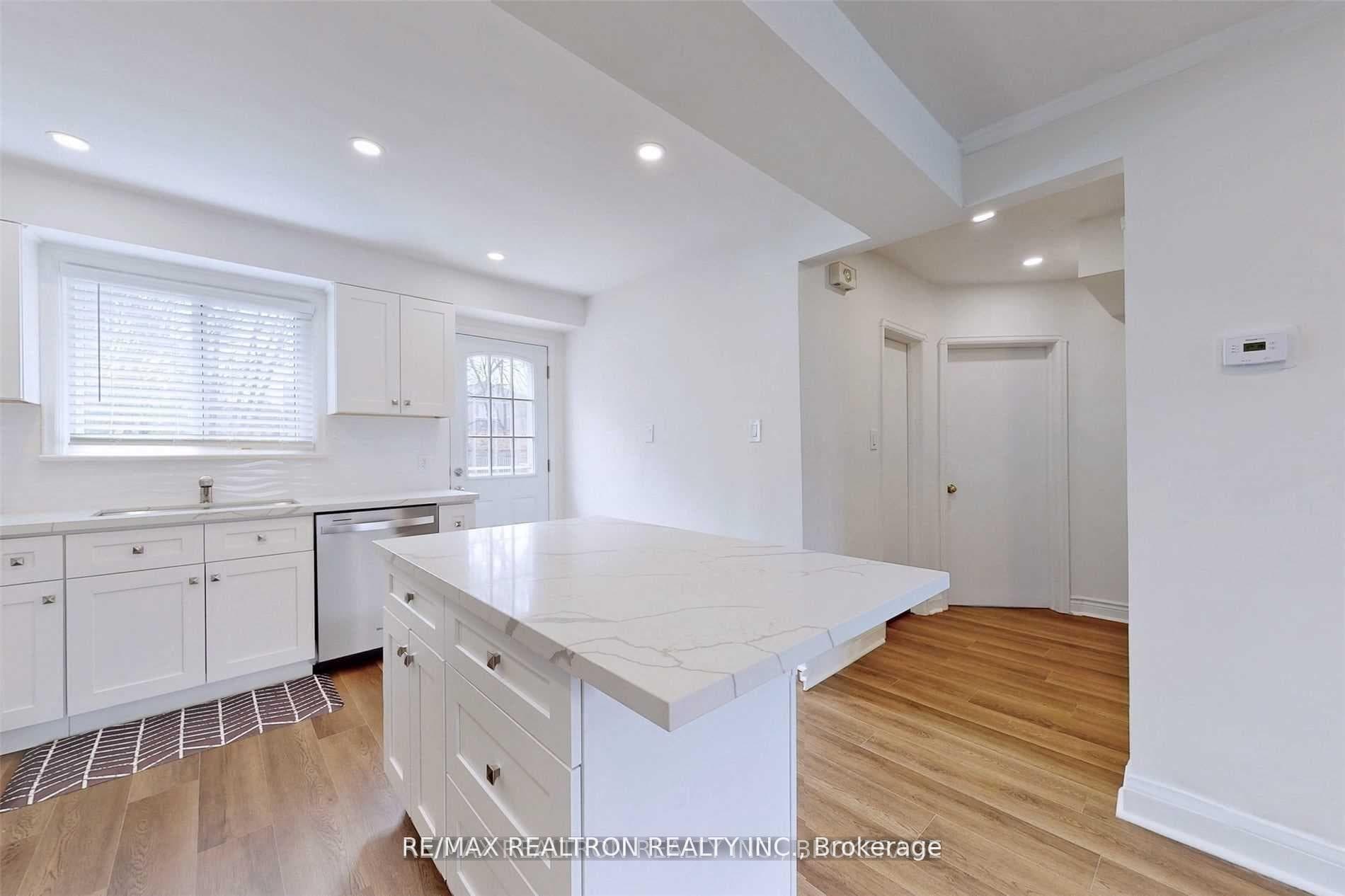 201 Franklin Avenue photo 1