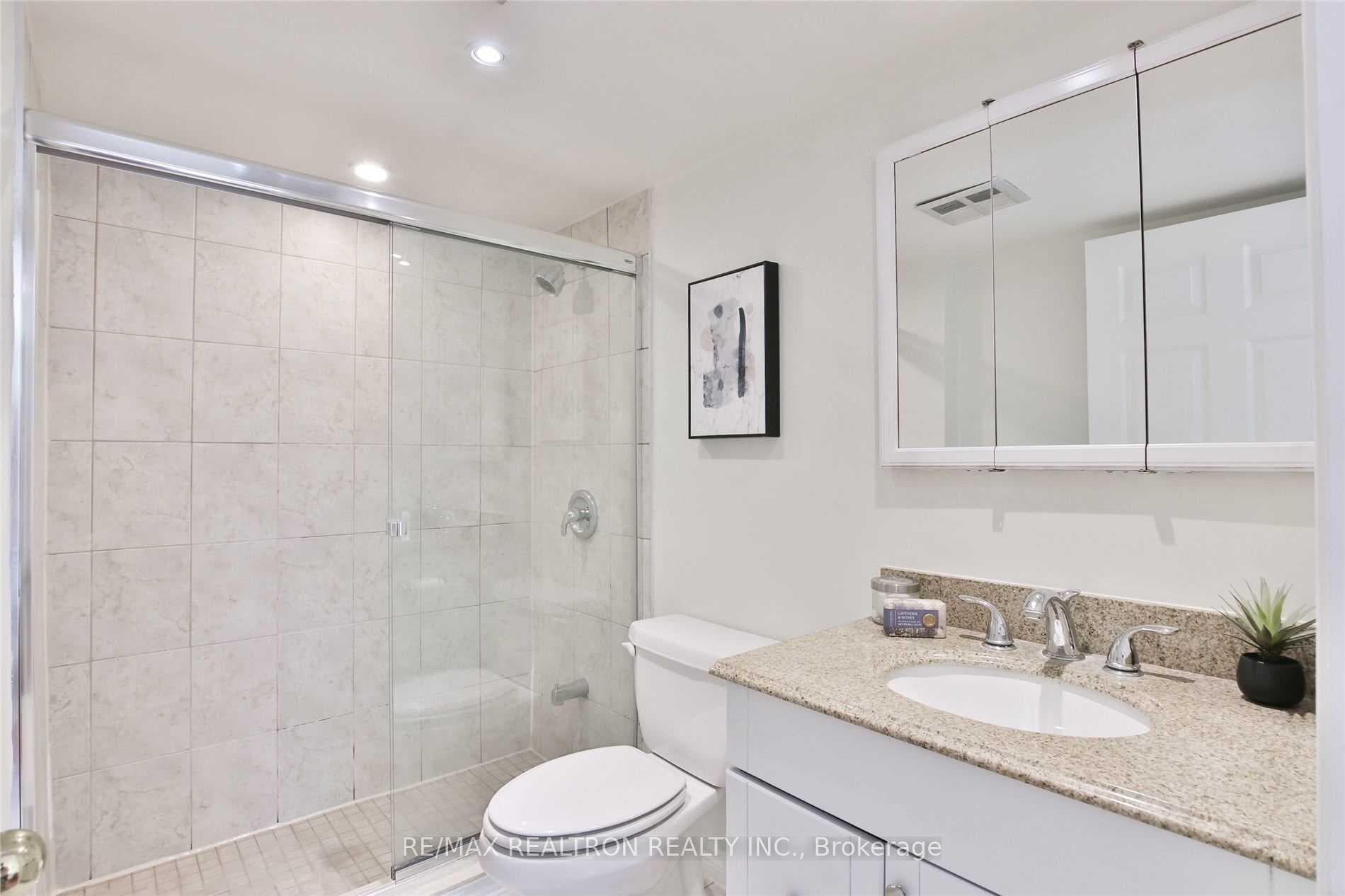77 Maitland Place Unit 326 photo 20