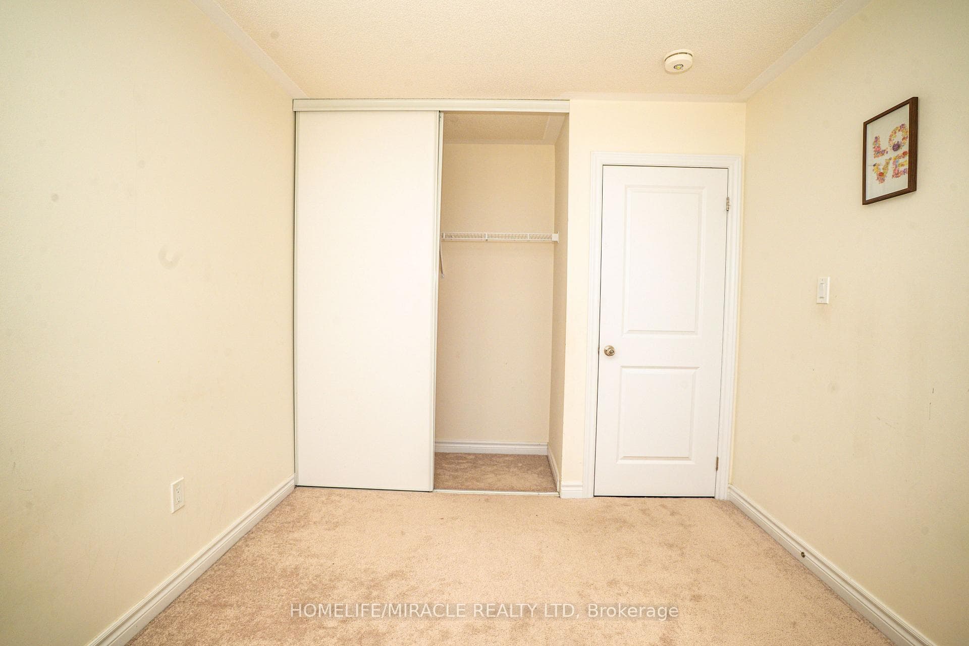 52 Douet Lane photo 16