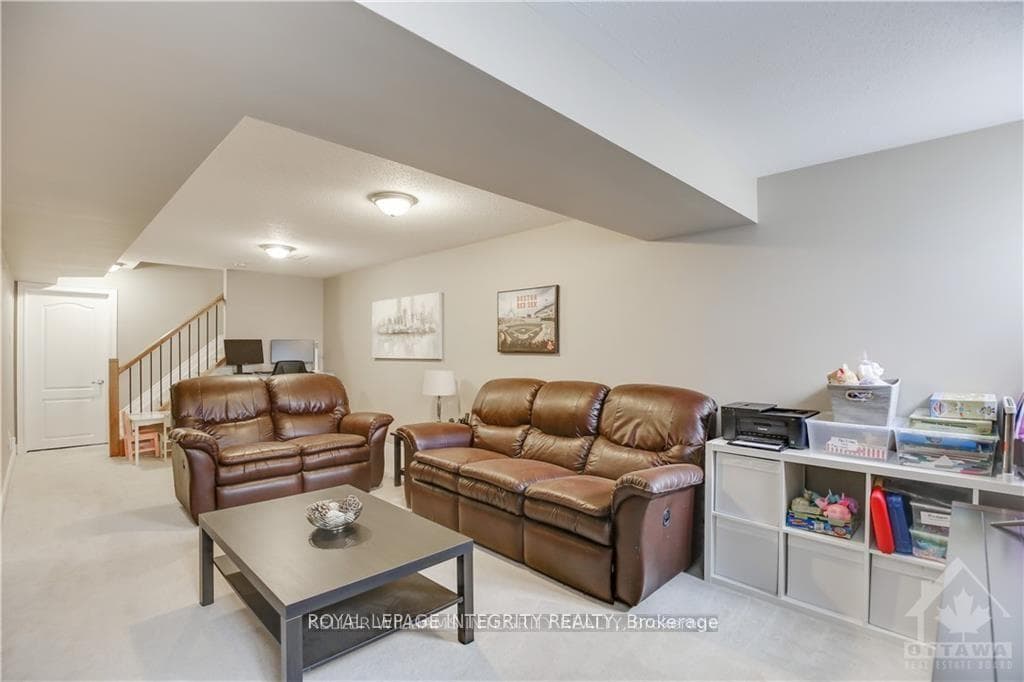 307 Meadowbreeze Drive photo 27