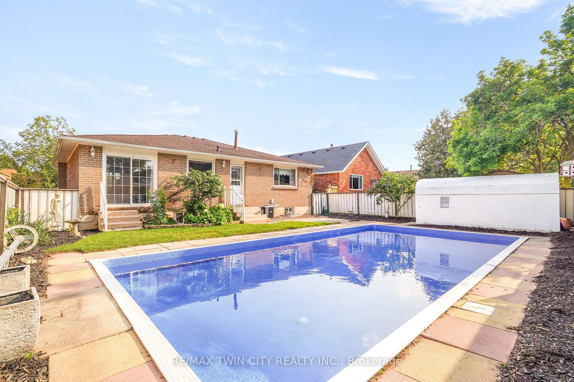 57 Ashgrove Avenue photo 41