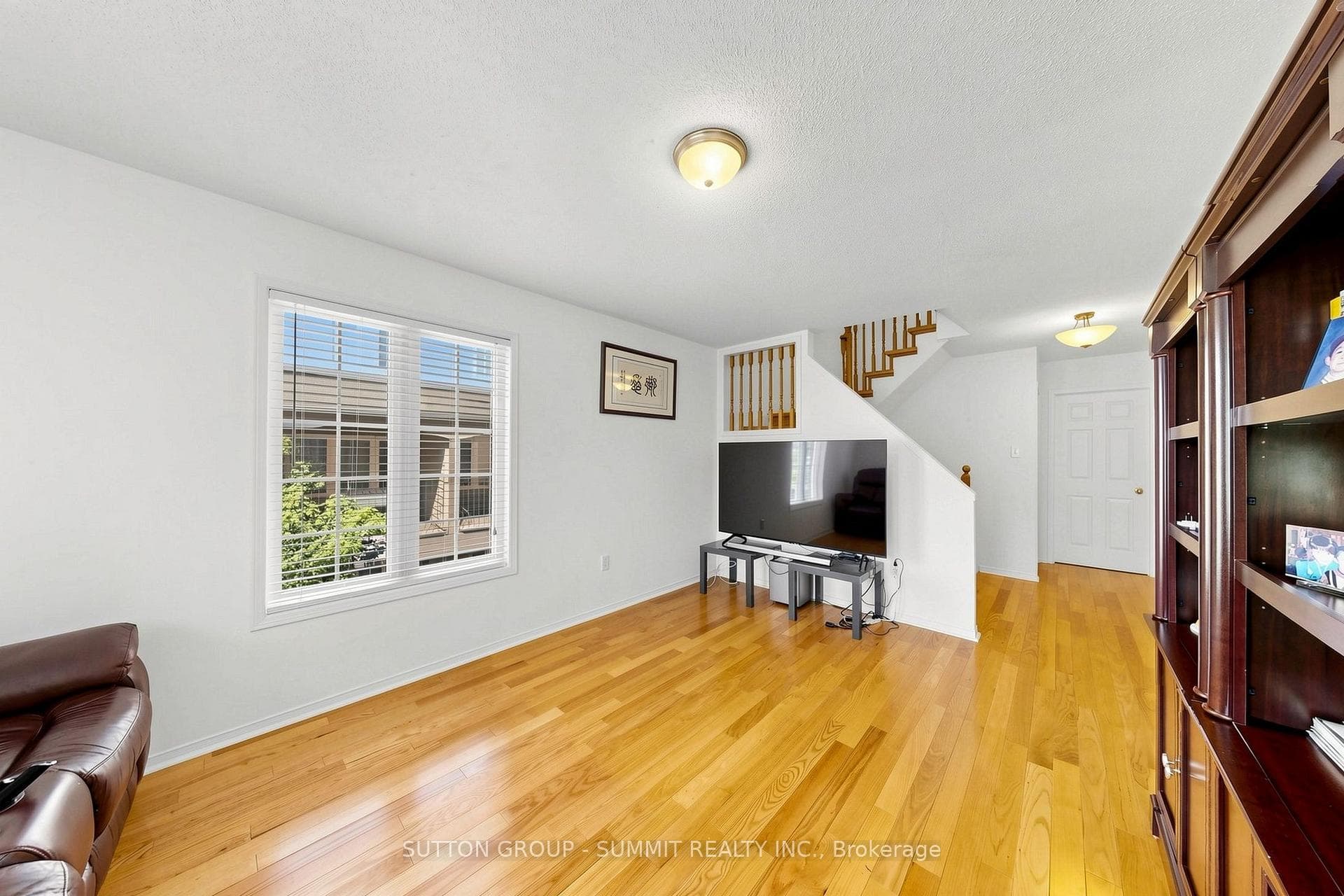 141 Gatwick Drive photo 22