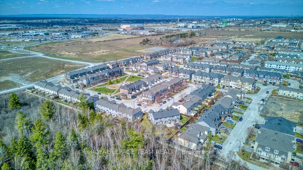 129 Maestro Avenue photo 36