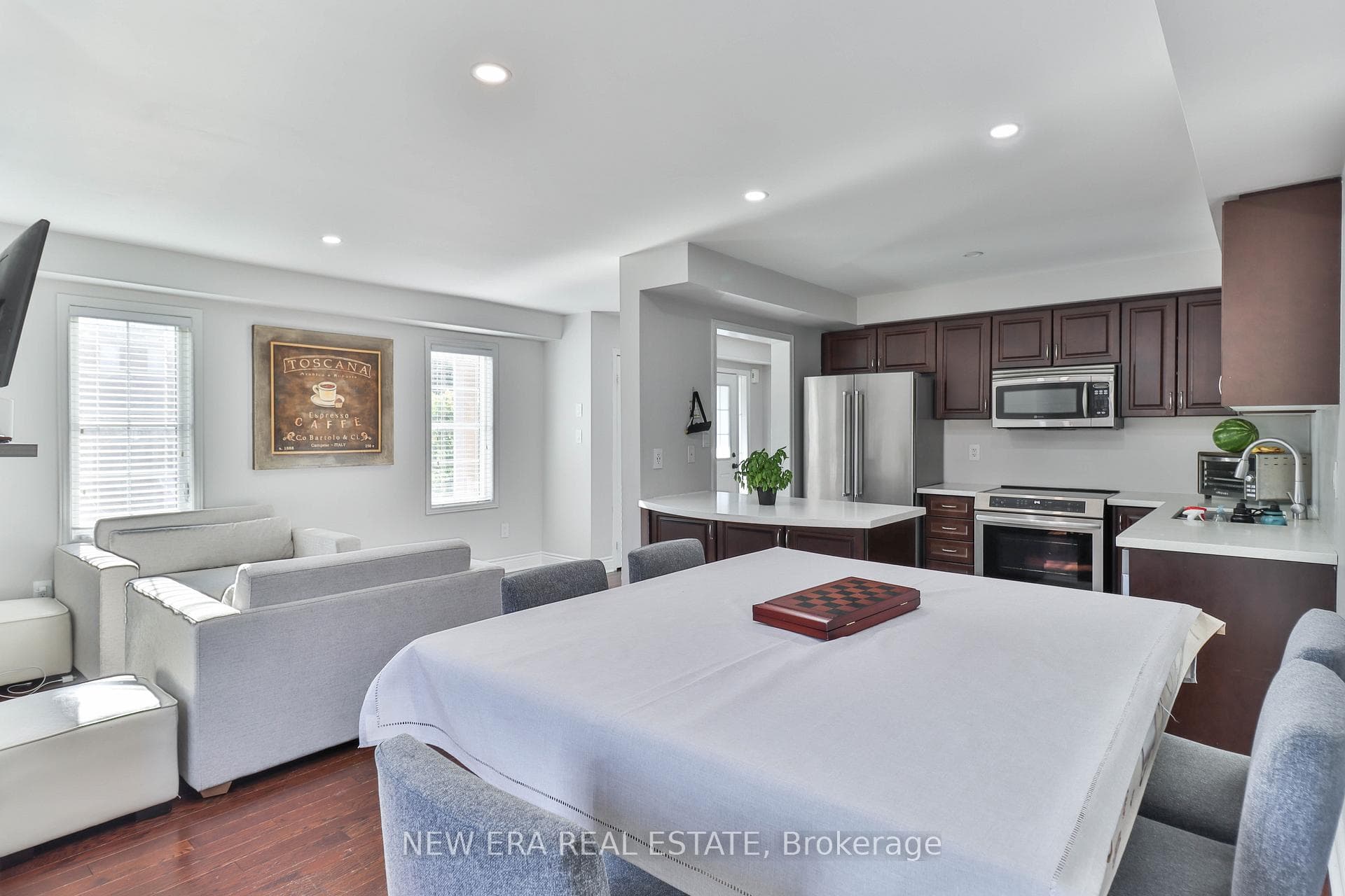 331 Davos Road photo 11