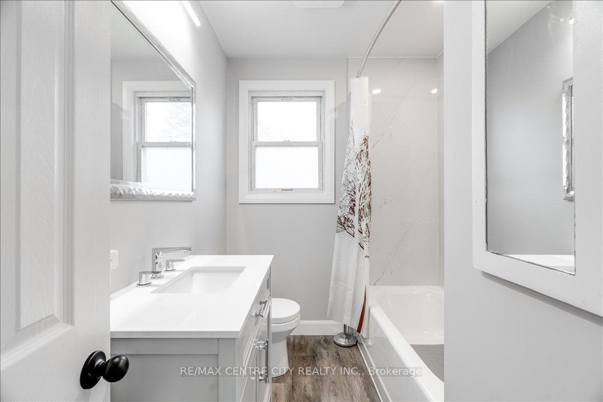 549 Victoria Street photo 14