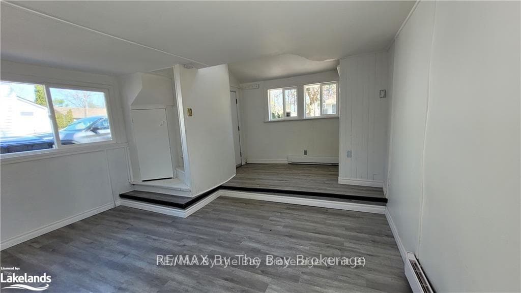 50 GLENWOOD Drive photo 3