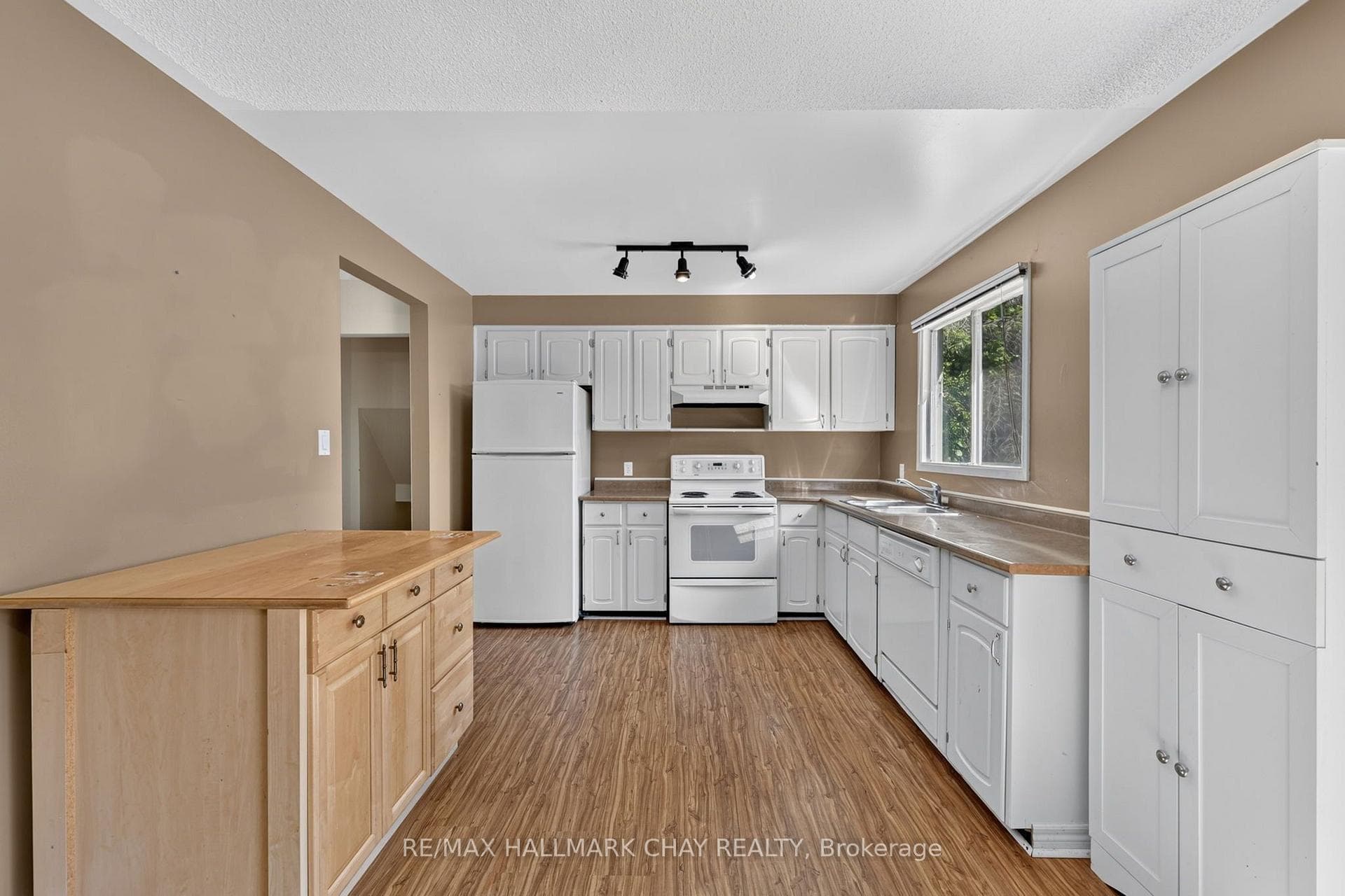 23 Pine Park Boulevard photo 6