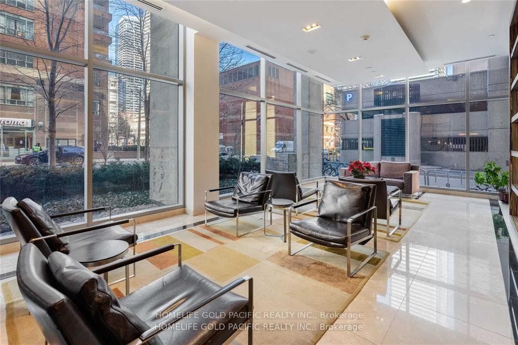 37 Grosvenor Street Unit 2610 photo 8