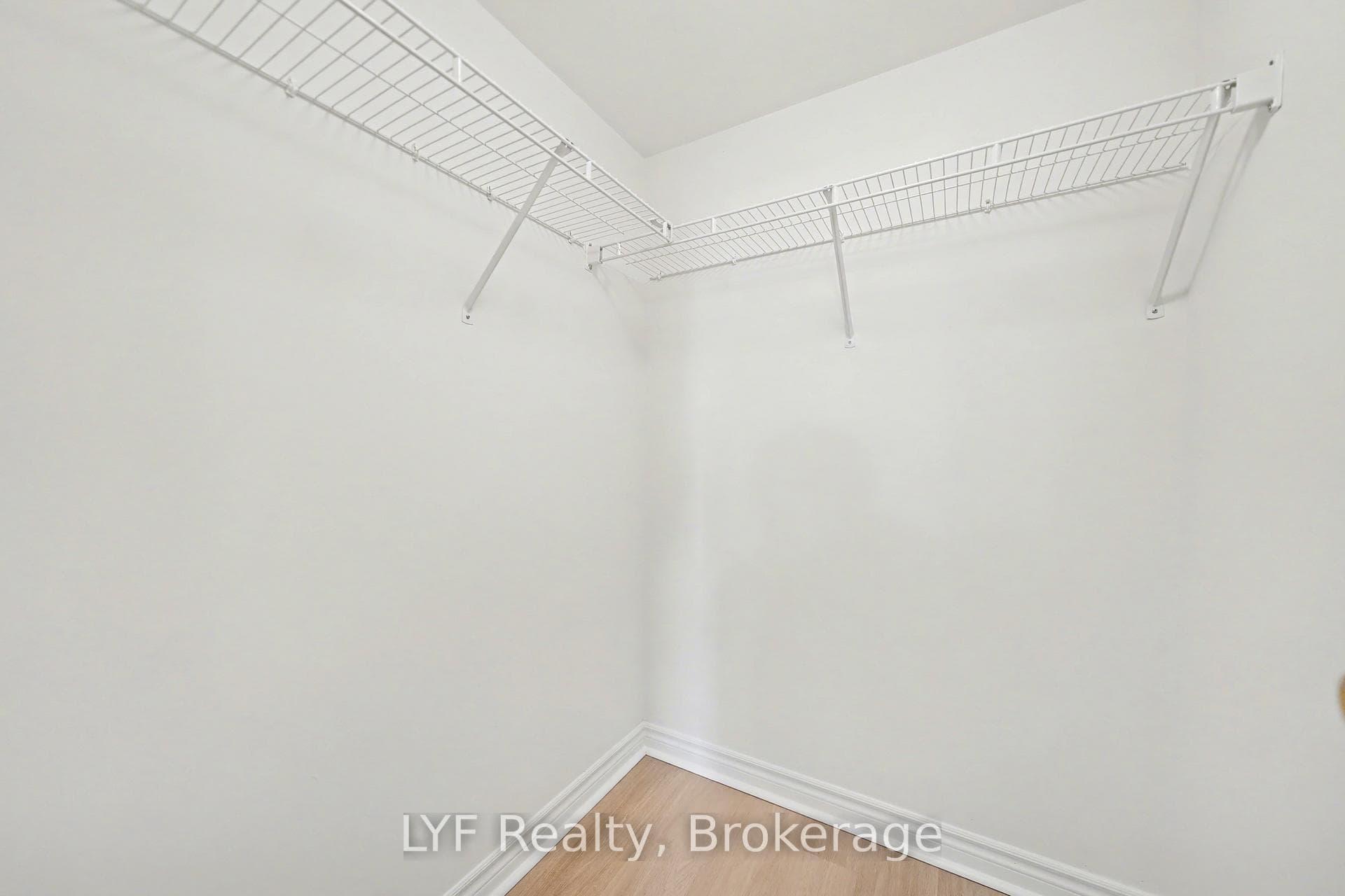 18 Spring Garden Avenue Unit 802 photo 32