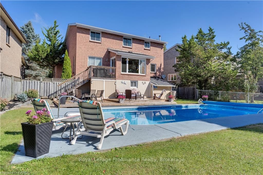 1219 ROCKWOOD Drive photo 30