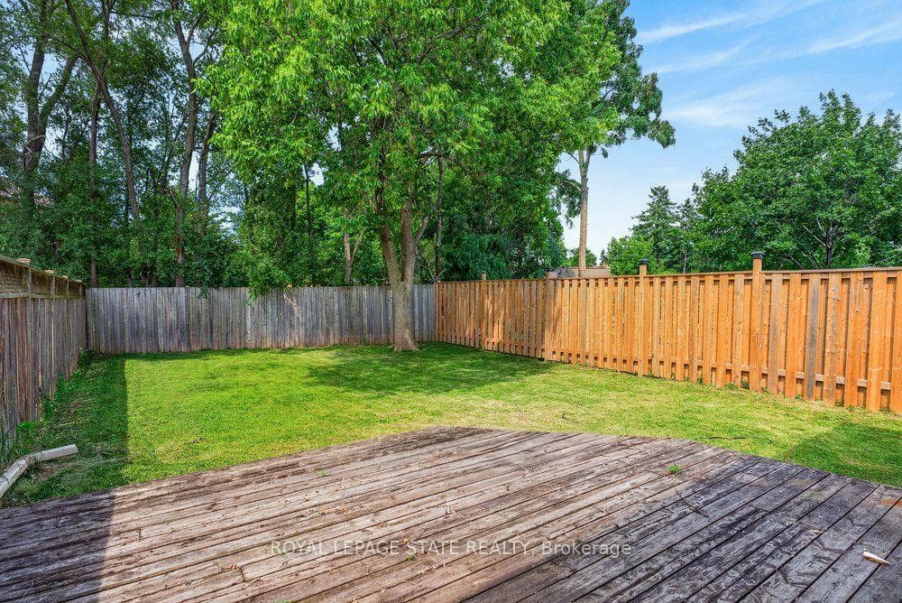 138 Memorial Avenue photo 43