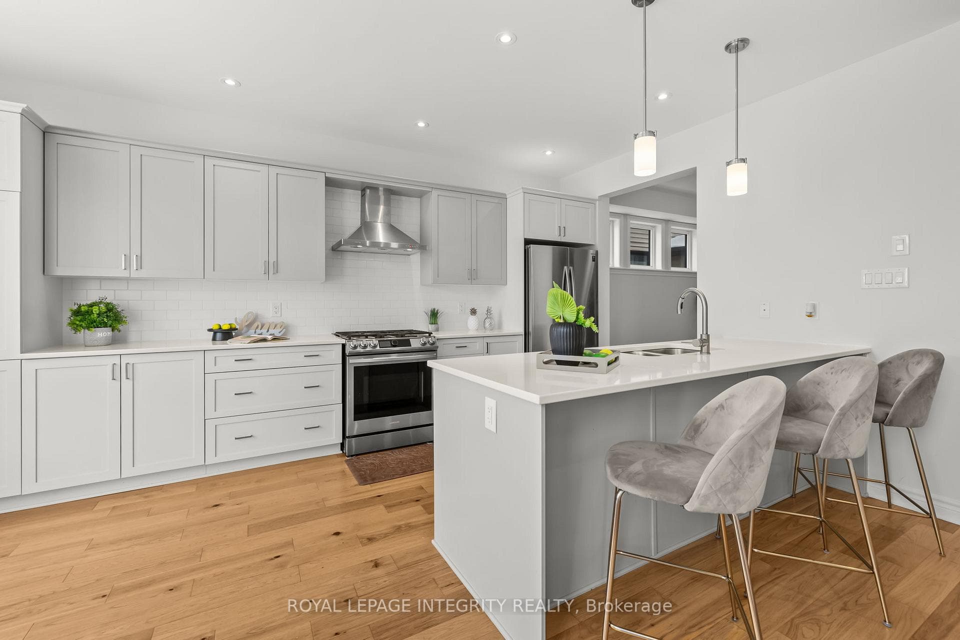 229 Osterley Way photo 10