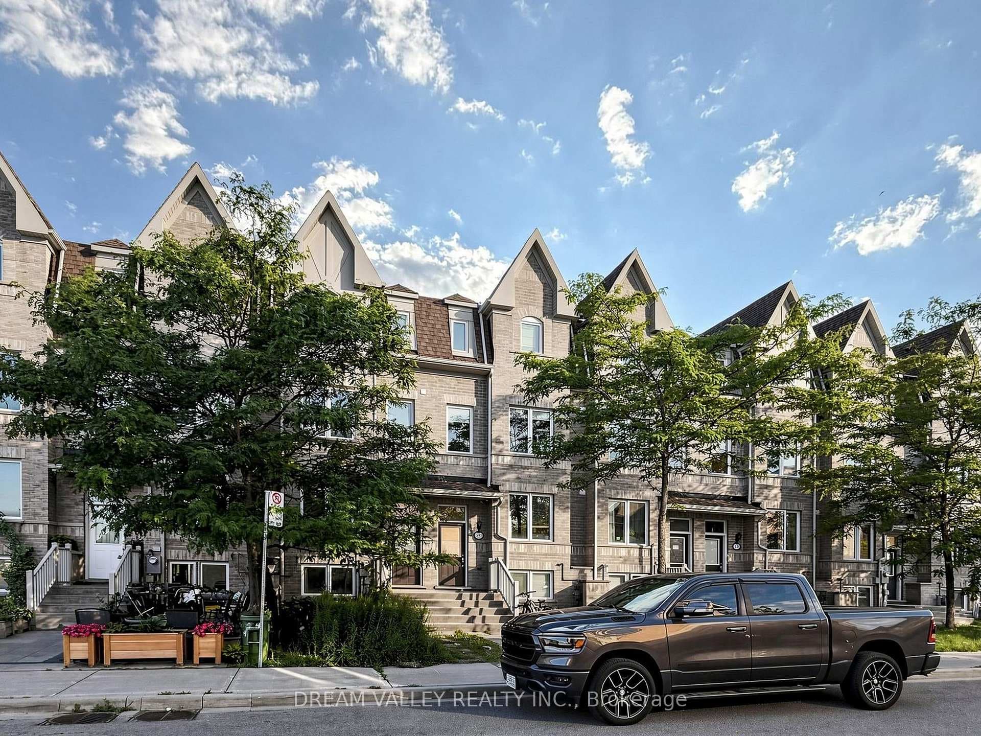 8 Zezel Way photo 3