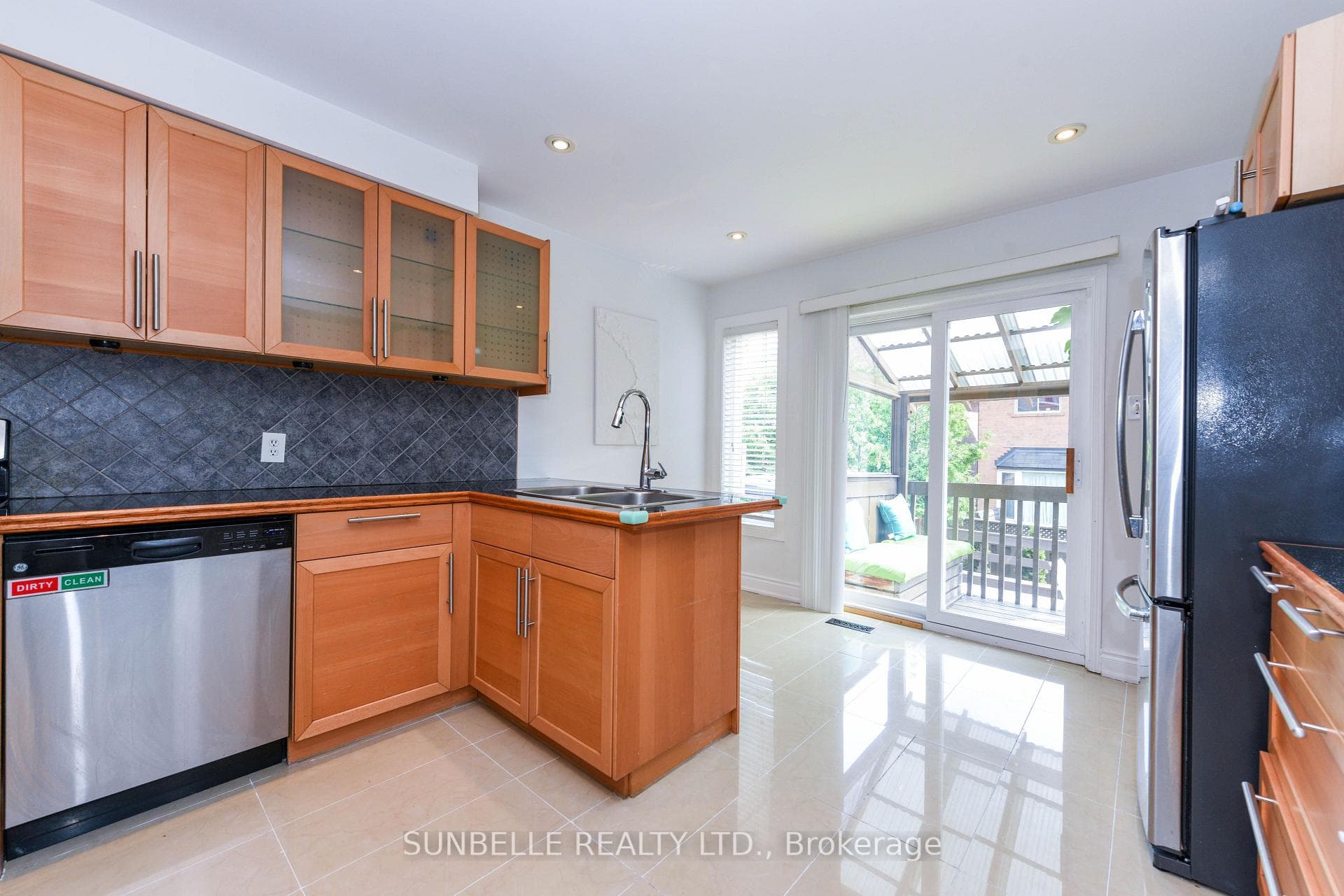 3826 Allcroft Road photo 12
