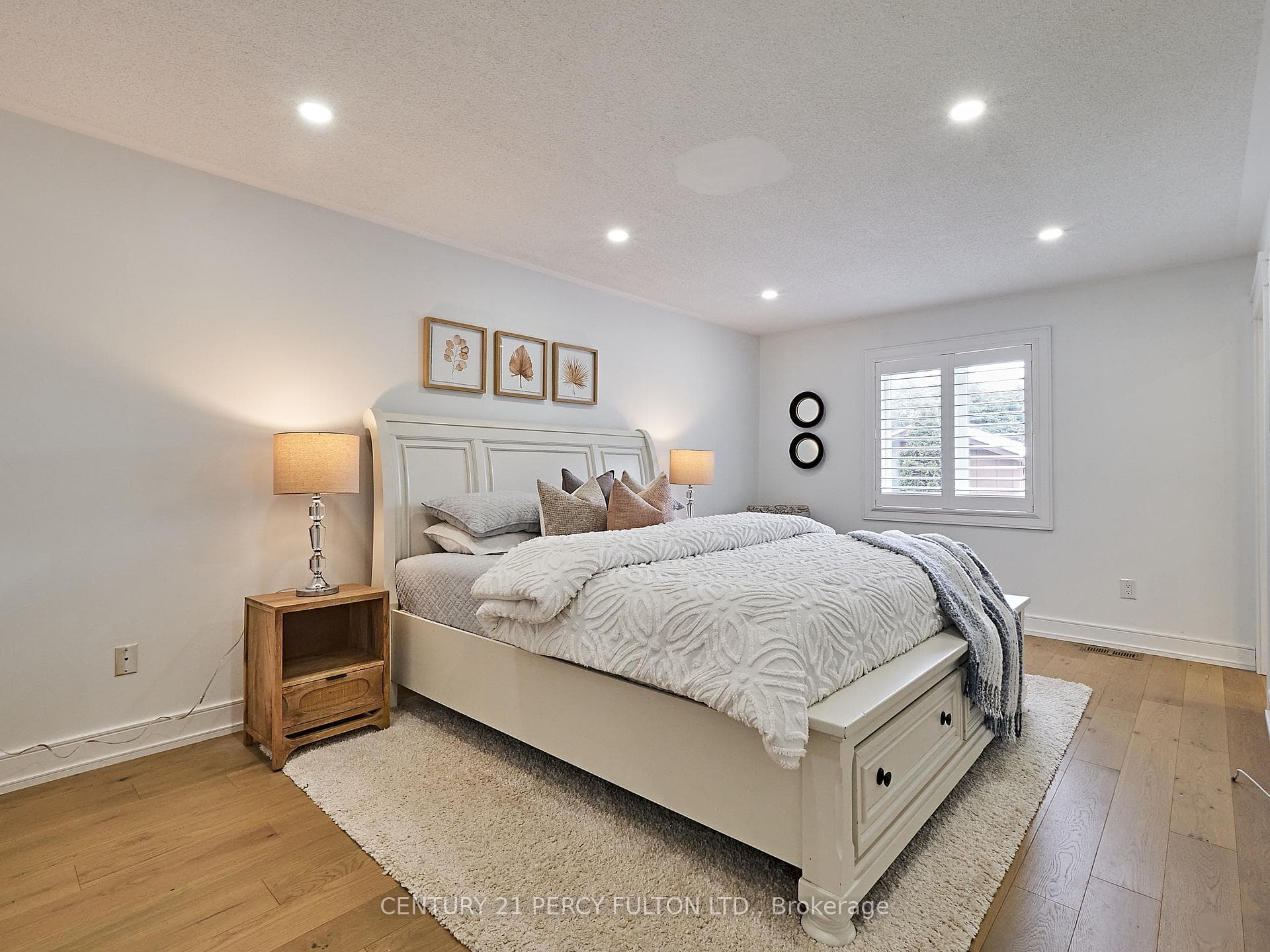 516 Victoria Street photo 20