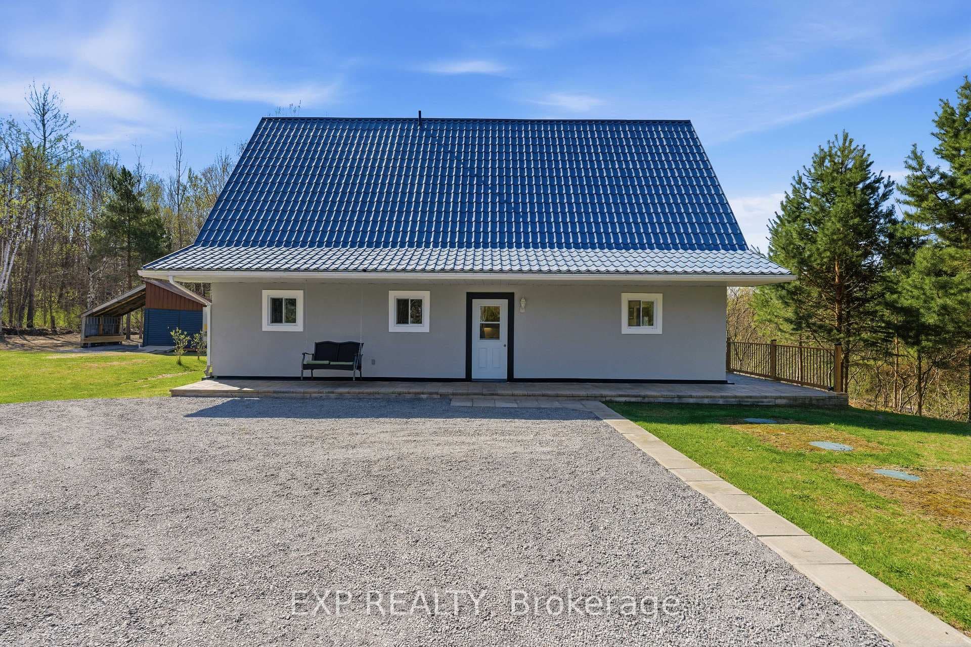 568 LAKE GEORGE Road photo 8