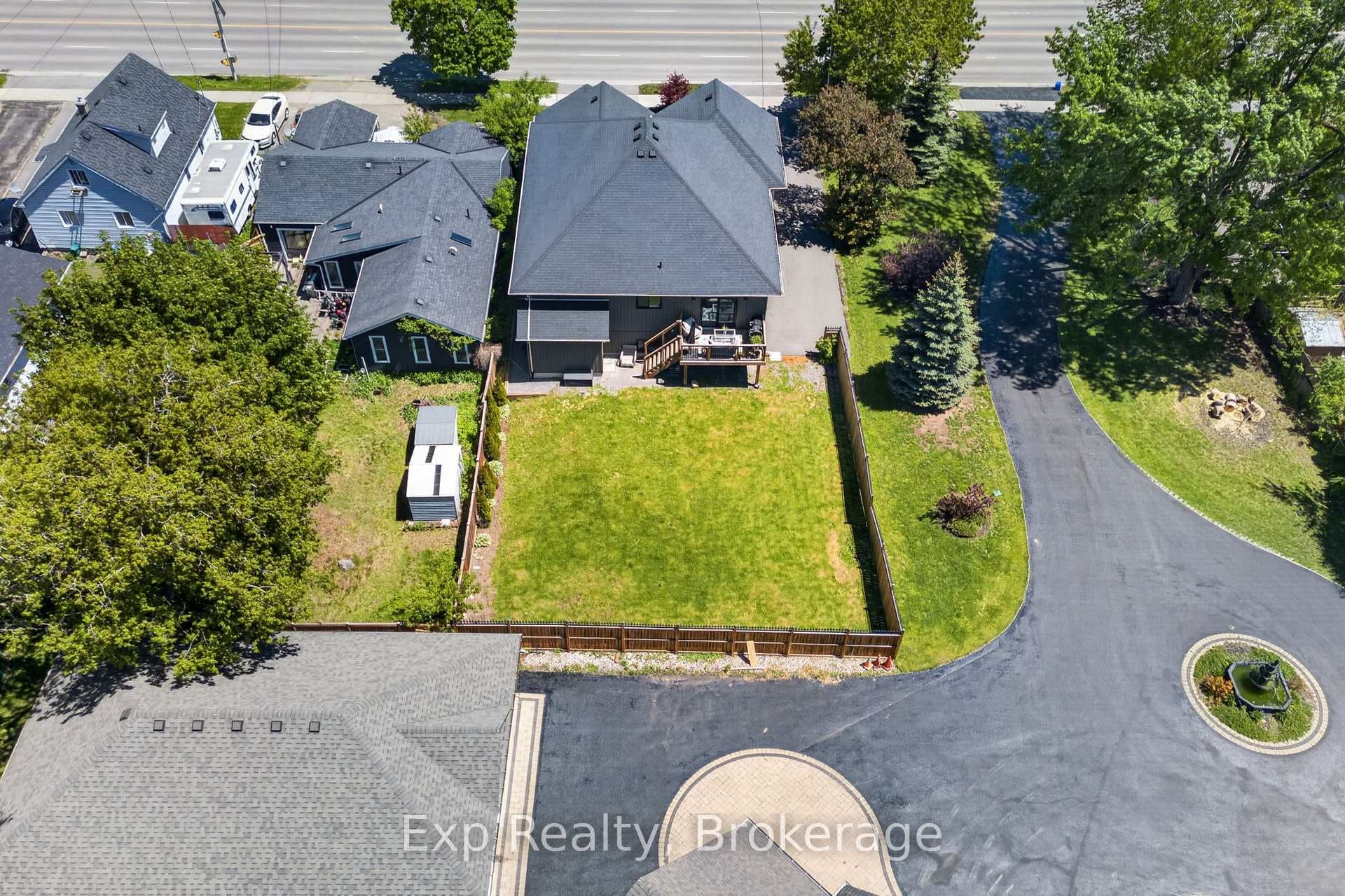 564 Sidney Street photo 21