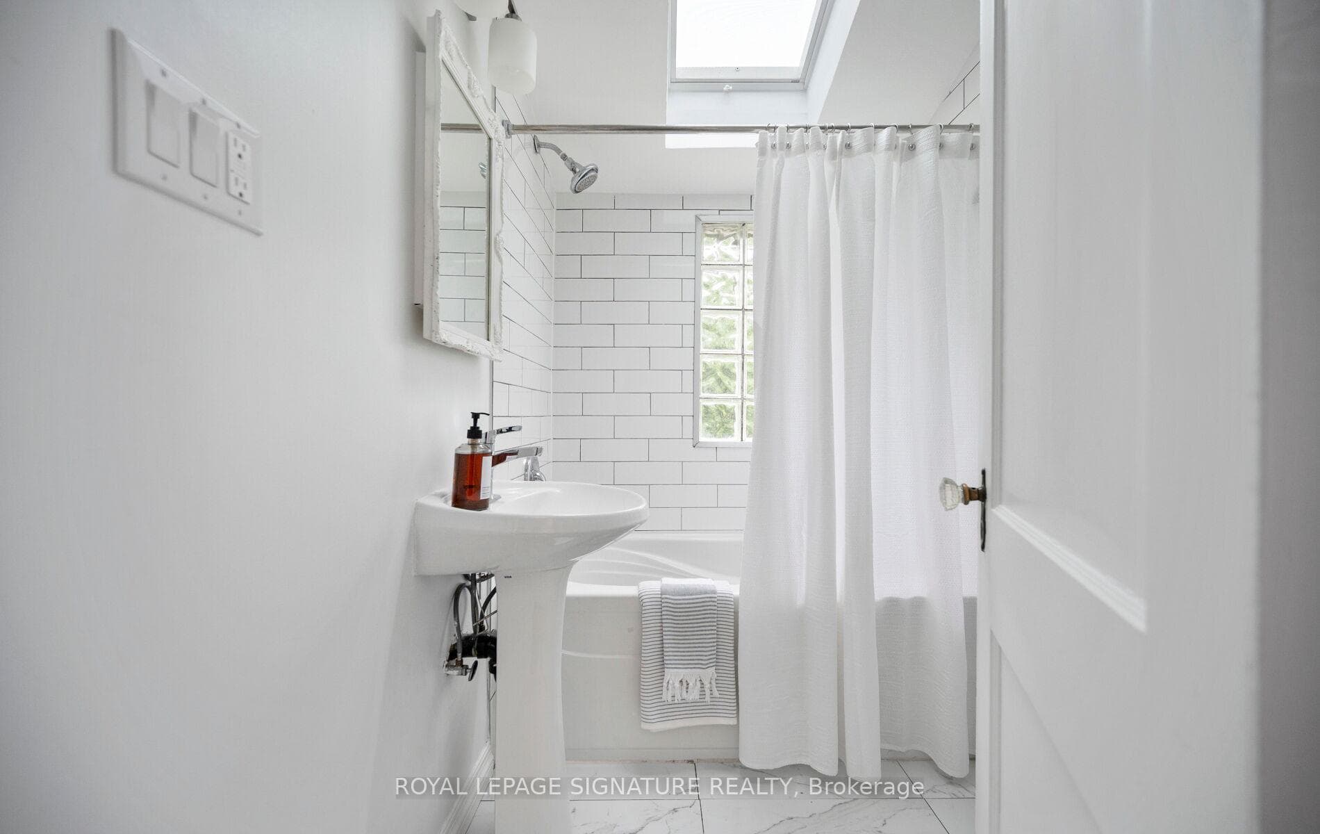81 Cleveland Street photo 37