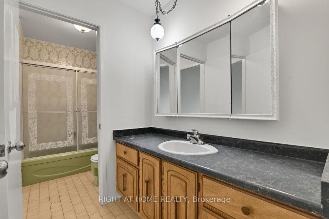 99 Craig Henry Drive photo 16