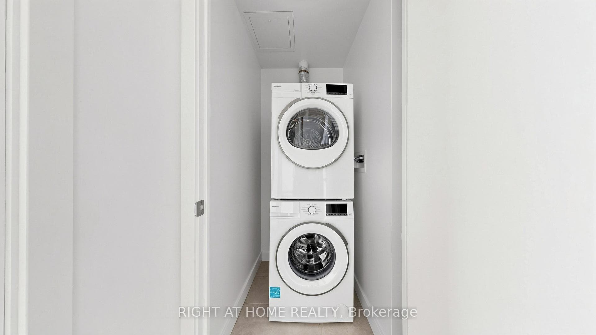 448 Burnhamthorpe Road Unit 6210 photo 22