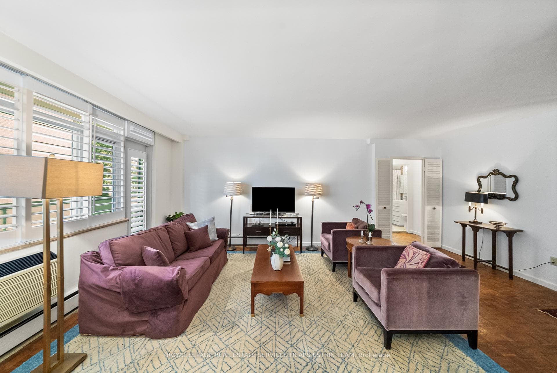 581 Avenue Road Unit 204 photo 2